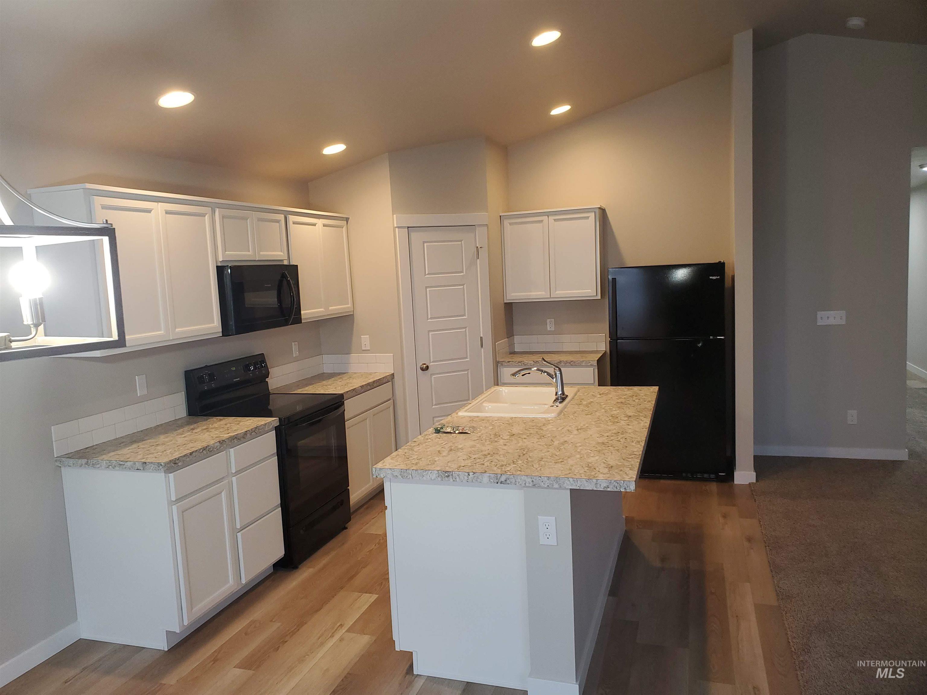 1366 W Pendulum Cove Dr, Kuna, Idaho 83634, 3 Bedrooms, 2 Bathrooms, Residential For Sale, Price $437,990,MLS 98971737