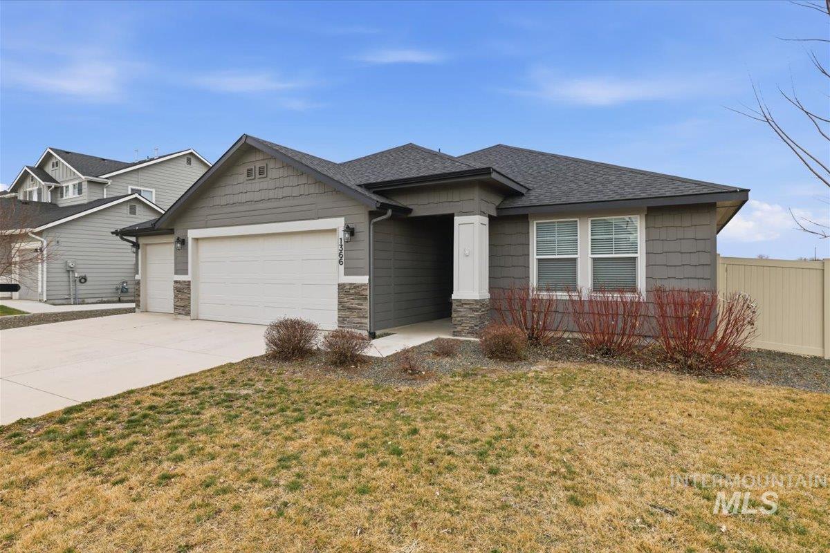 1366 W Pendulum Cove Dr, Kuna, Idaho 83634, 3 Bedrooms, 2 Bathrooms, Residential For Sale, Price $424,900, 98971737