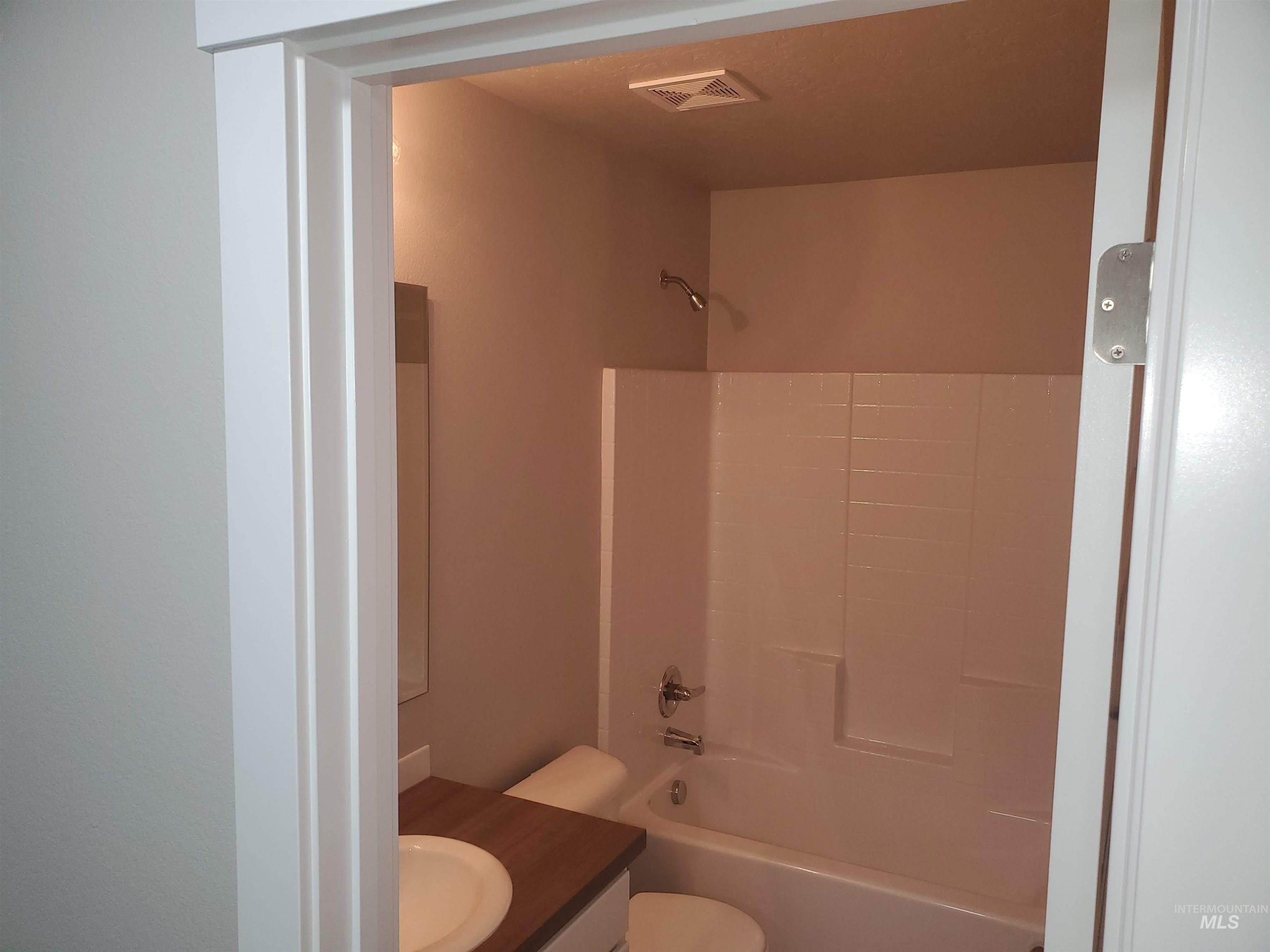 1366 W Pendulum Cove Dr, Kuna, Idaho 83634, 3 Bedrooms, 2 Bathrooms, Residential For Sale, Price $437,990,MLS 98971737