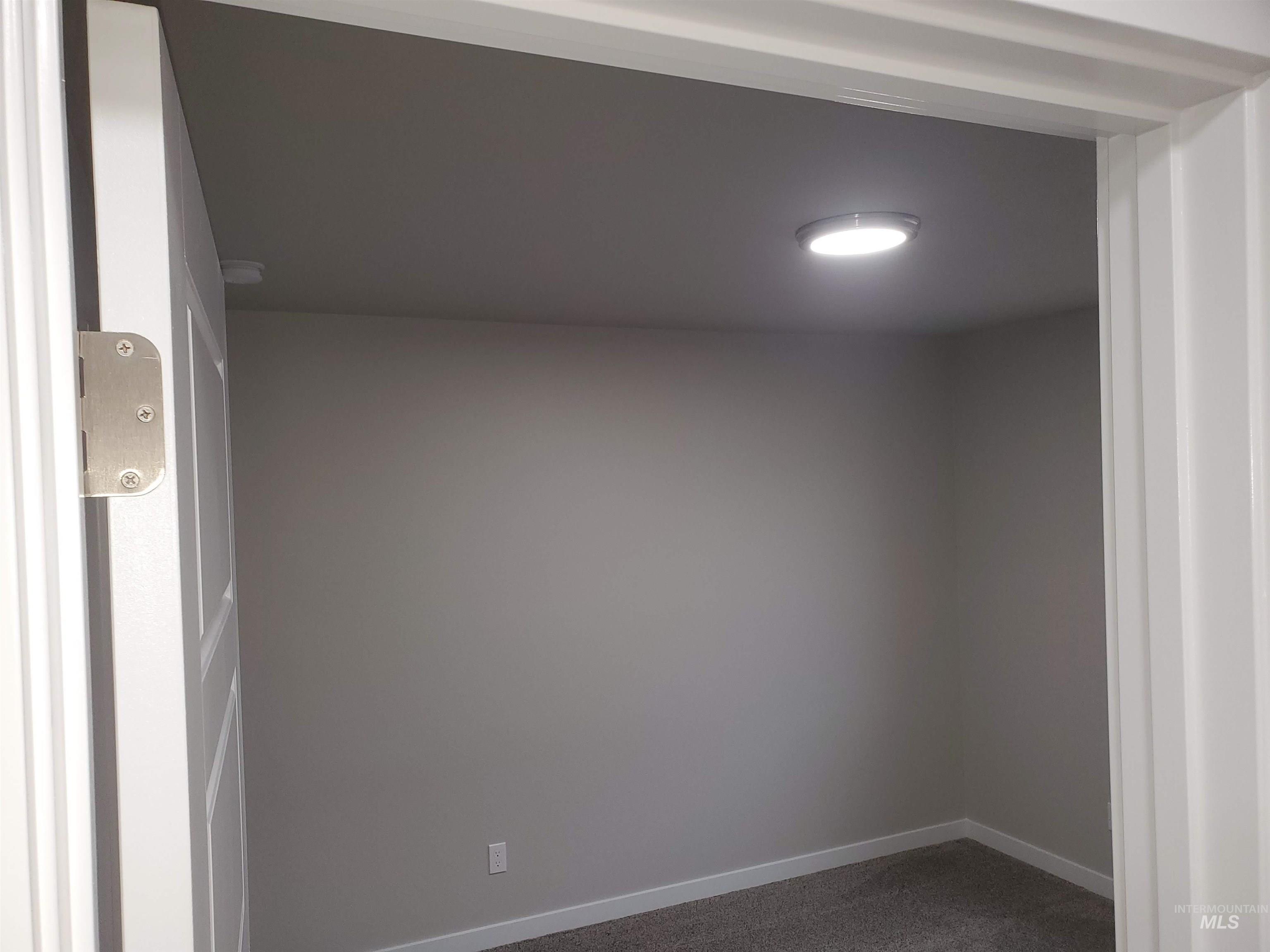 1366 W Pendulum Cove Dr, Kuna, Idaho 83634, 3 Bedrooms, 2 Bathrooms, Residential For Sale, Price $437,990,MLS 98971737