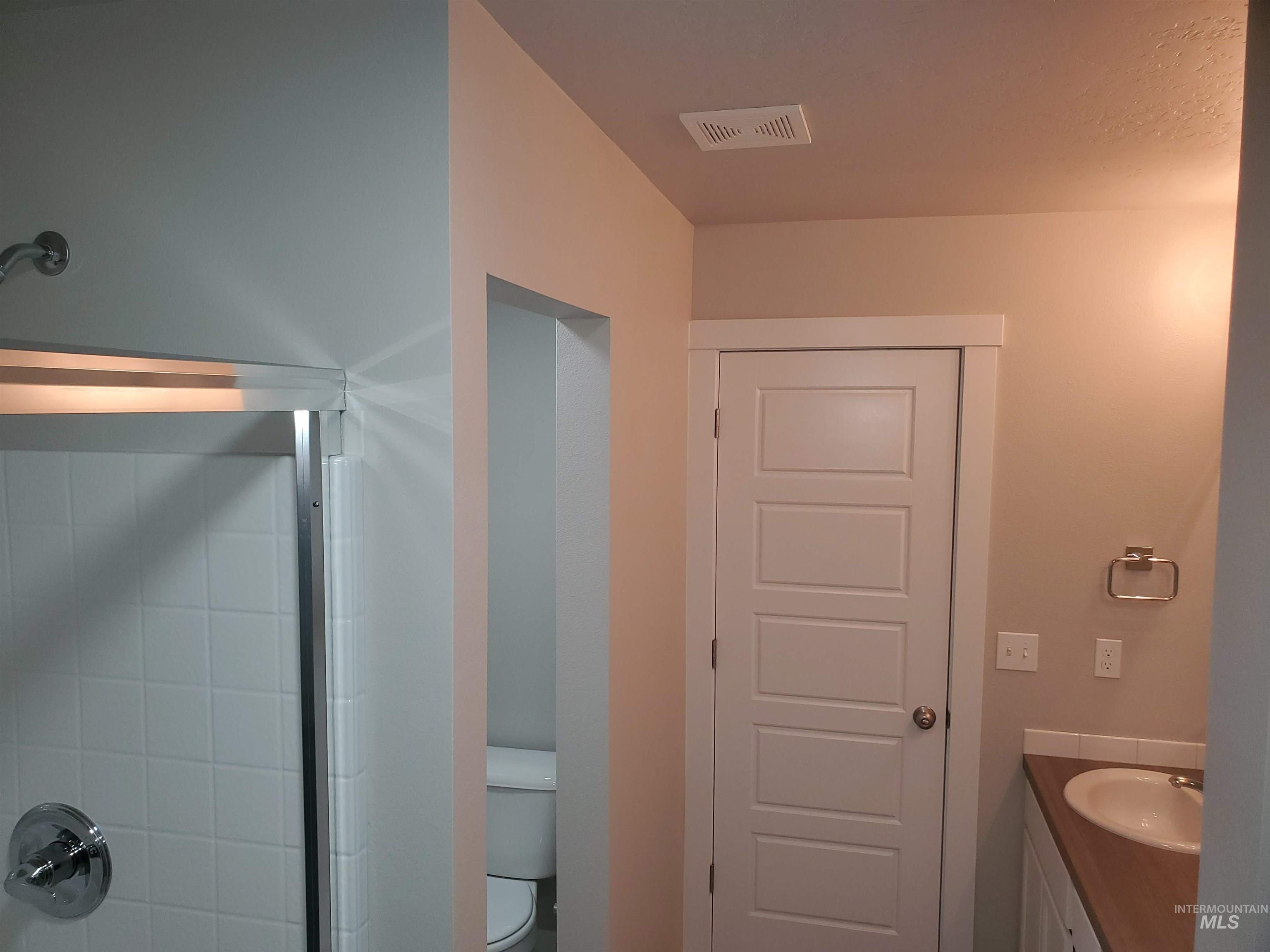 1366 W Pendulum Cove Dr, Kuna, Idaho 83634, 3 Bedrooms, 2 Bathrooms, Residential For Sale, Price $437,990,MLS 98971737