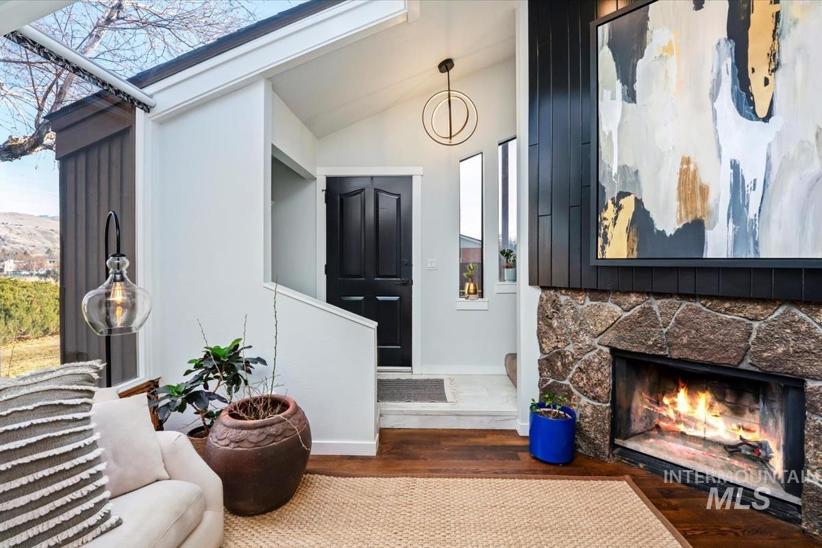 1989 E Boise Ave, Boise, Idaho 83706, 3 Bedrooms, 2 Bathrooms, Residential For Sale, Price $440,000,MLS 98971738