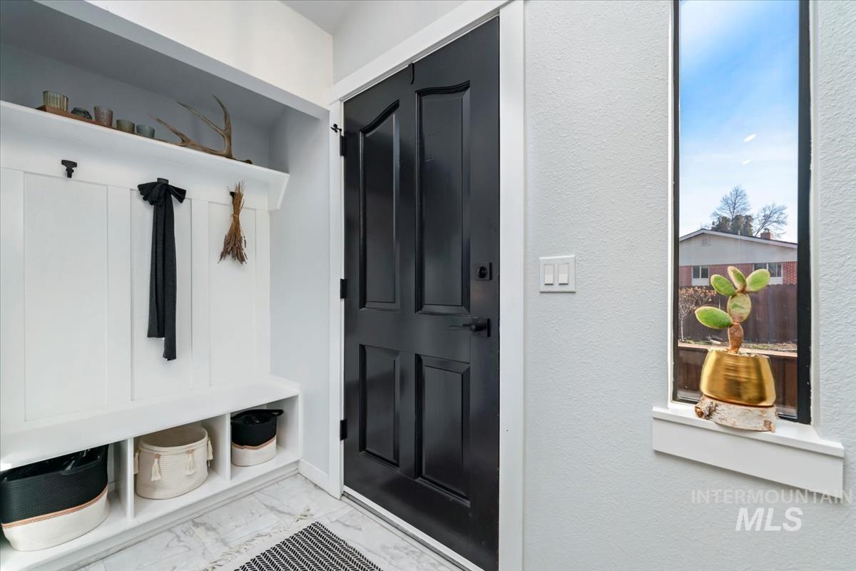 1989 E Boise Ave, Boise, Idaho 83706, 3 Bedrooms, 2 Bathrooms, Residential For Sale, Price $440,000,MLS 98971738