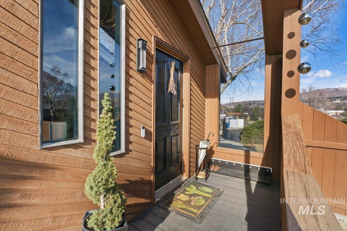 1989 E Boise Ave, Boise, Idaho 83706, 3 Bedrooms, 2 Bathrooms, Residential For Sale, Price $475,000,MLS 98971738