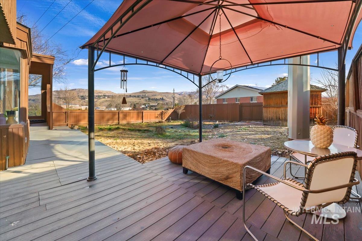 1989 E Boise Ave, Boise, Idaho 83706, 3 Bedrooms, 2 Bathrooms, Residential For Sale, Price $440,000,MLS 98971738