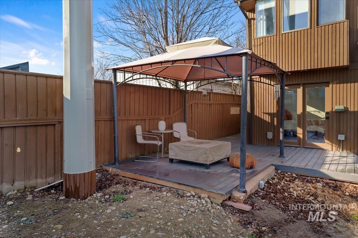 1989 E Boise Ave, Boise, Idaho 83706, 3 Bedrooms, 2 Bathrooms, Residential For Sale, Price $475,000,MLS 98971738