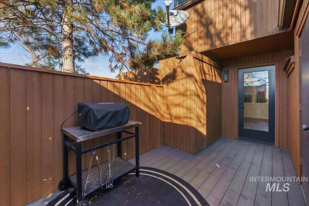 1989 E Boise Ave, Boise, Idaho 83706, 3 Bedrooms, 2 Bathrooms, Residential For Sale, Price $475,000,MLS 98971738