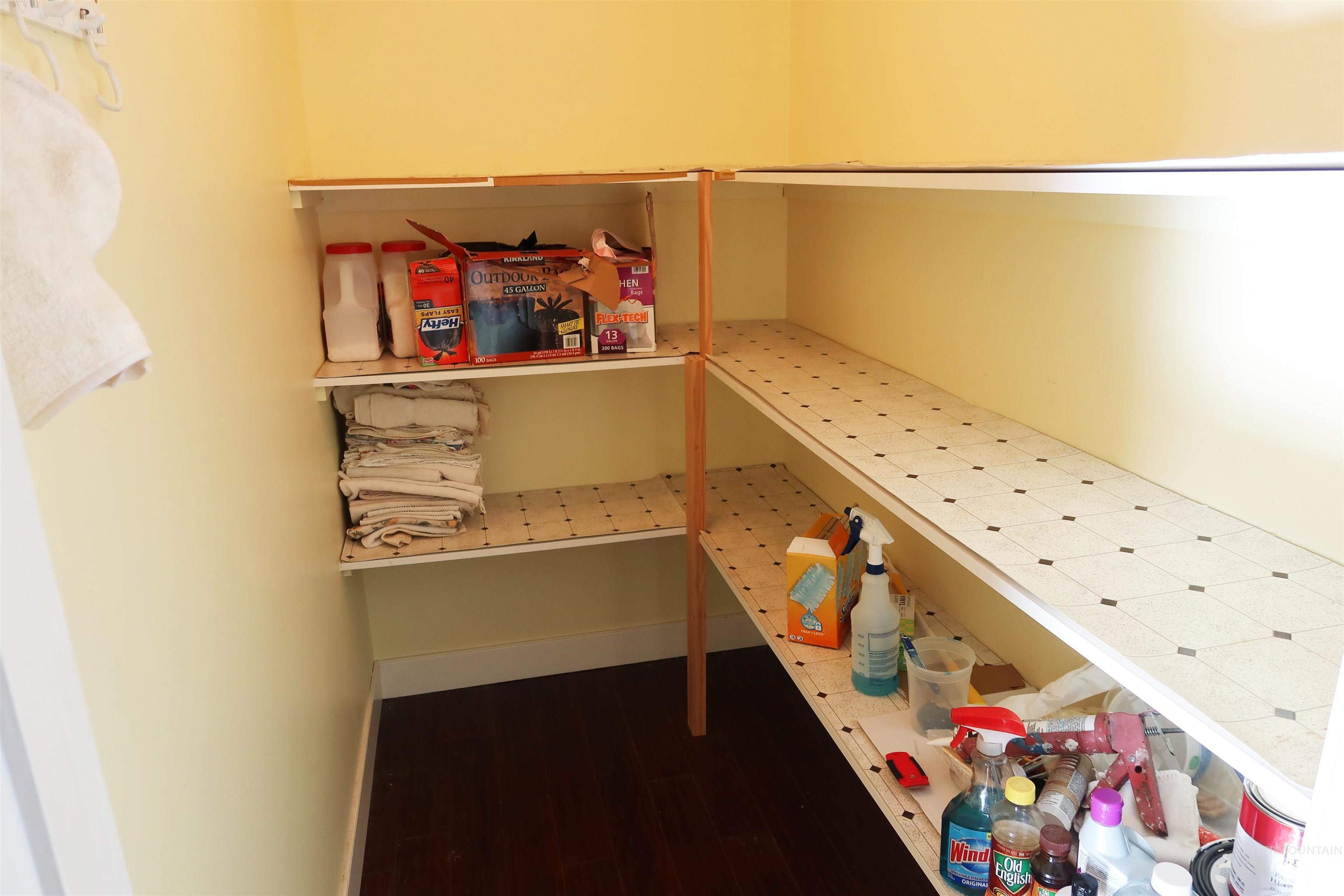 223 Hillcrest Rd, Burley, Idaho 83318, 4 Bedrooms, 2 Bathrooms, Residential For Sale, Price $599,000,MLS 98971739