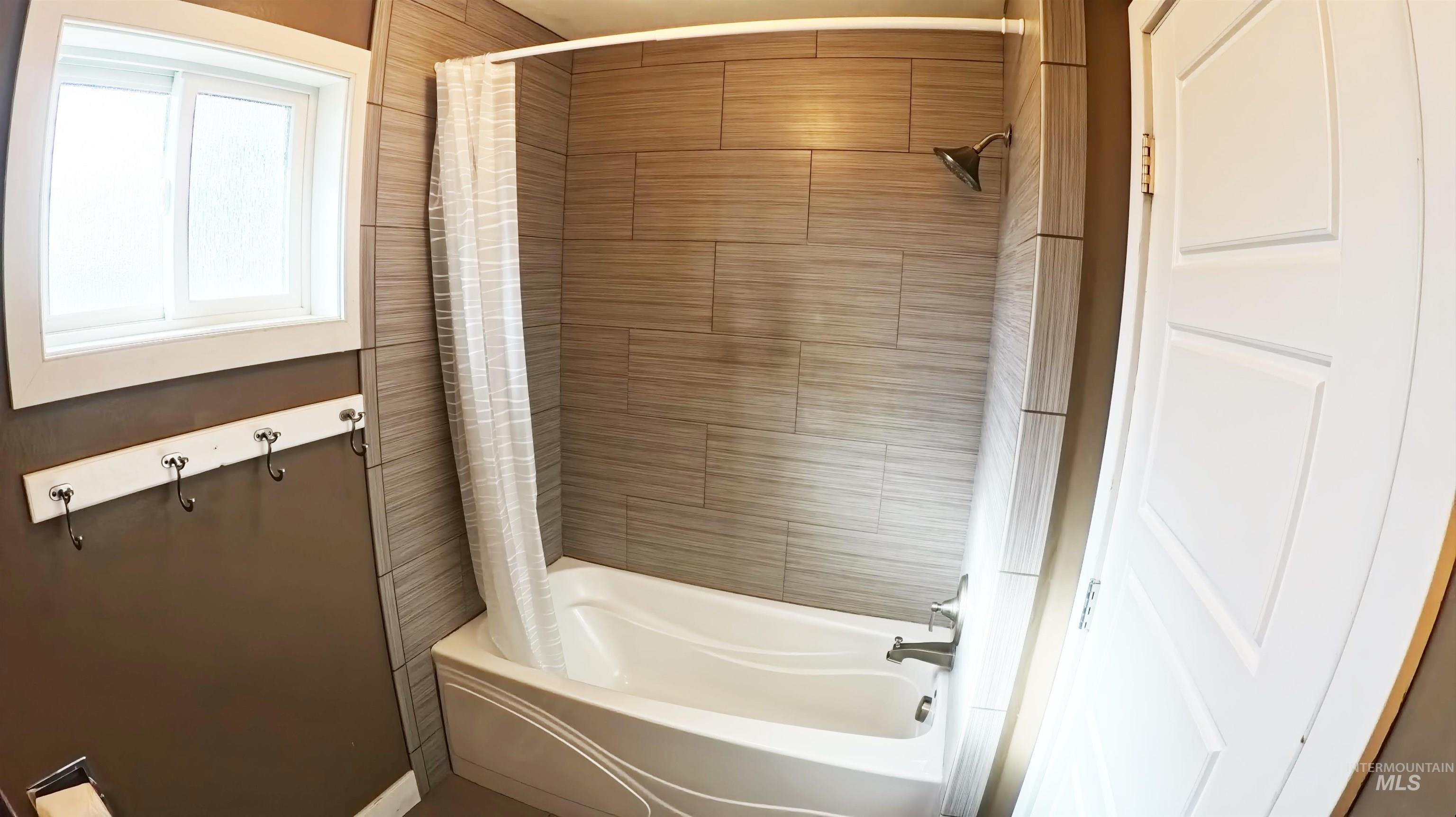 223 Hillcrest Rd, Burley, Idaho 83318, 4 Bedrooms, 2 Bathrooms, Residential For Sale, Price $599,000,MLS 98971739