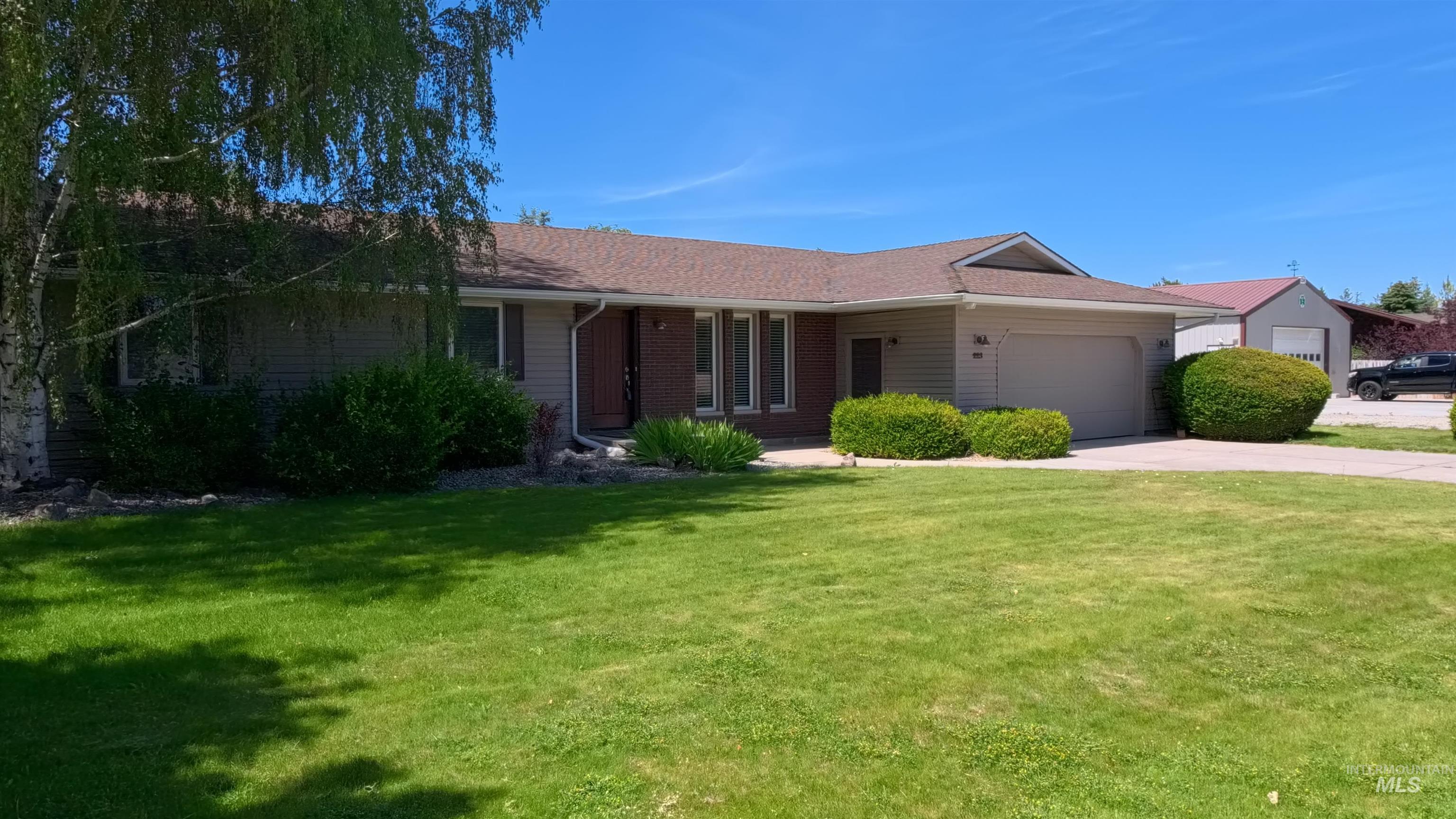 223 Hillcrest Rd, Burley, Idaho 83318, 4 Bedrooms, 2 Bathrooms, Residential For Sale, Price $539,000,MLS 98971739