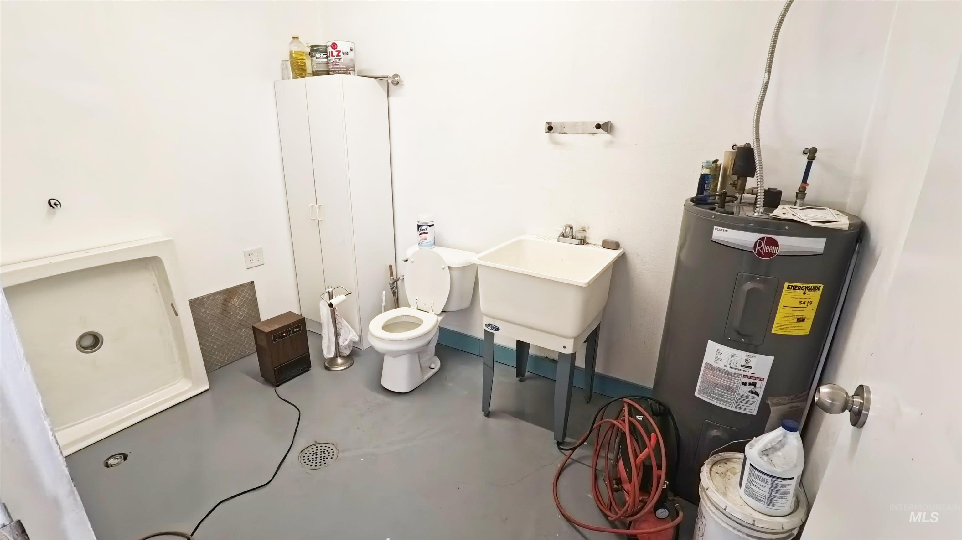 223 Hillcrest Rd, Burley, Idaho 83318, 4 Bedrooms, 2 Bathrooms, Residential For Sale, Price $599,000,MLS 98971739