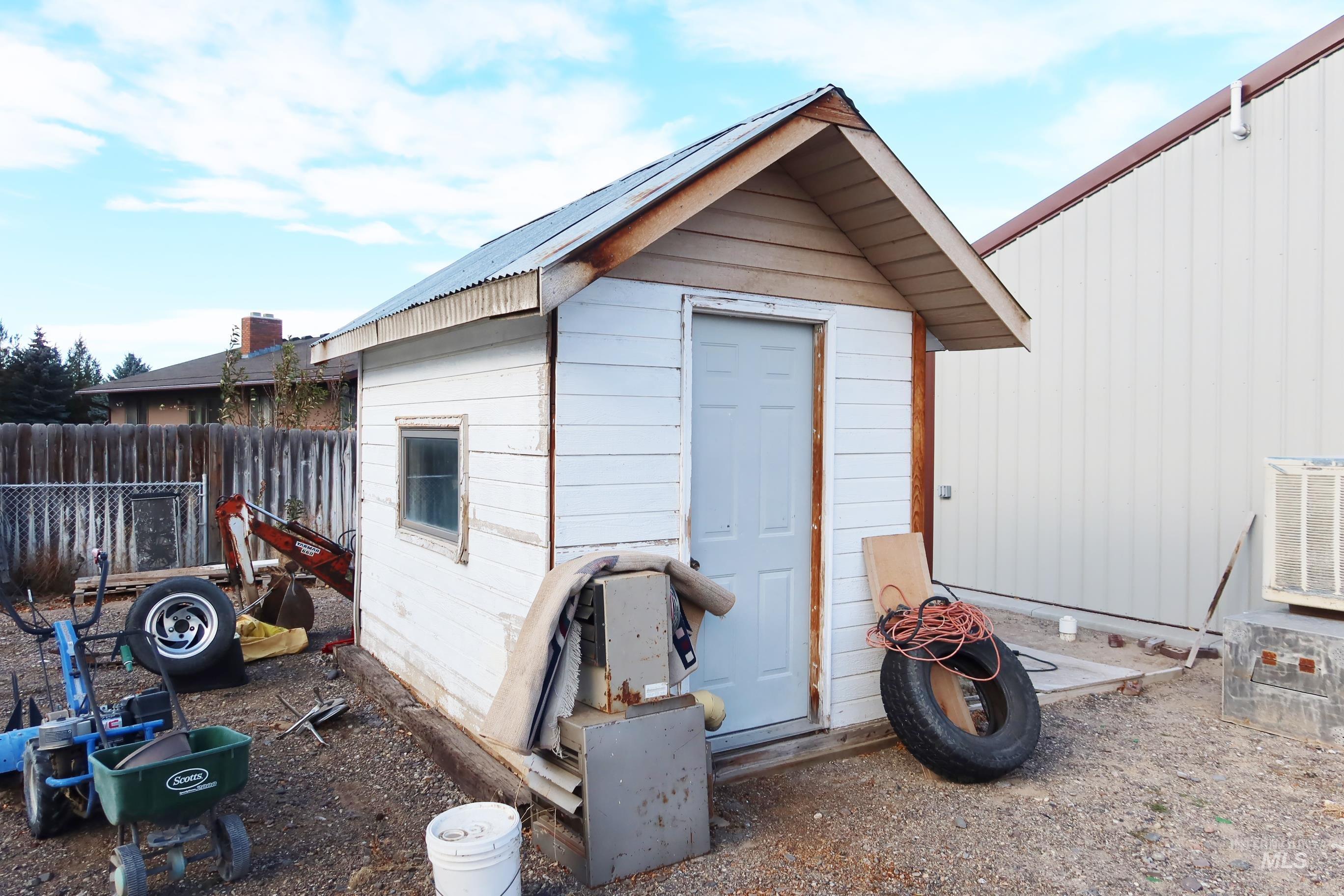 223 Hillcrest Rd, Burley, Idaho 83318, 4 Bedrooms, 2 Bathrooms, Residential For Sale, Price $599,000,MLS 98971739