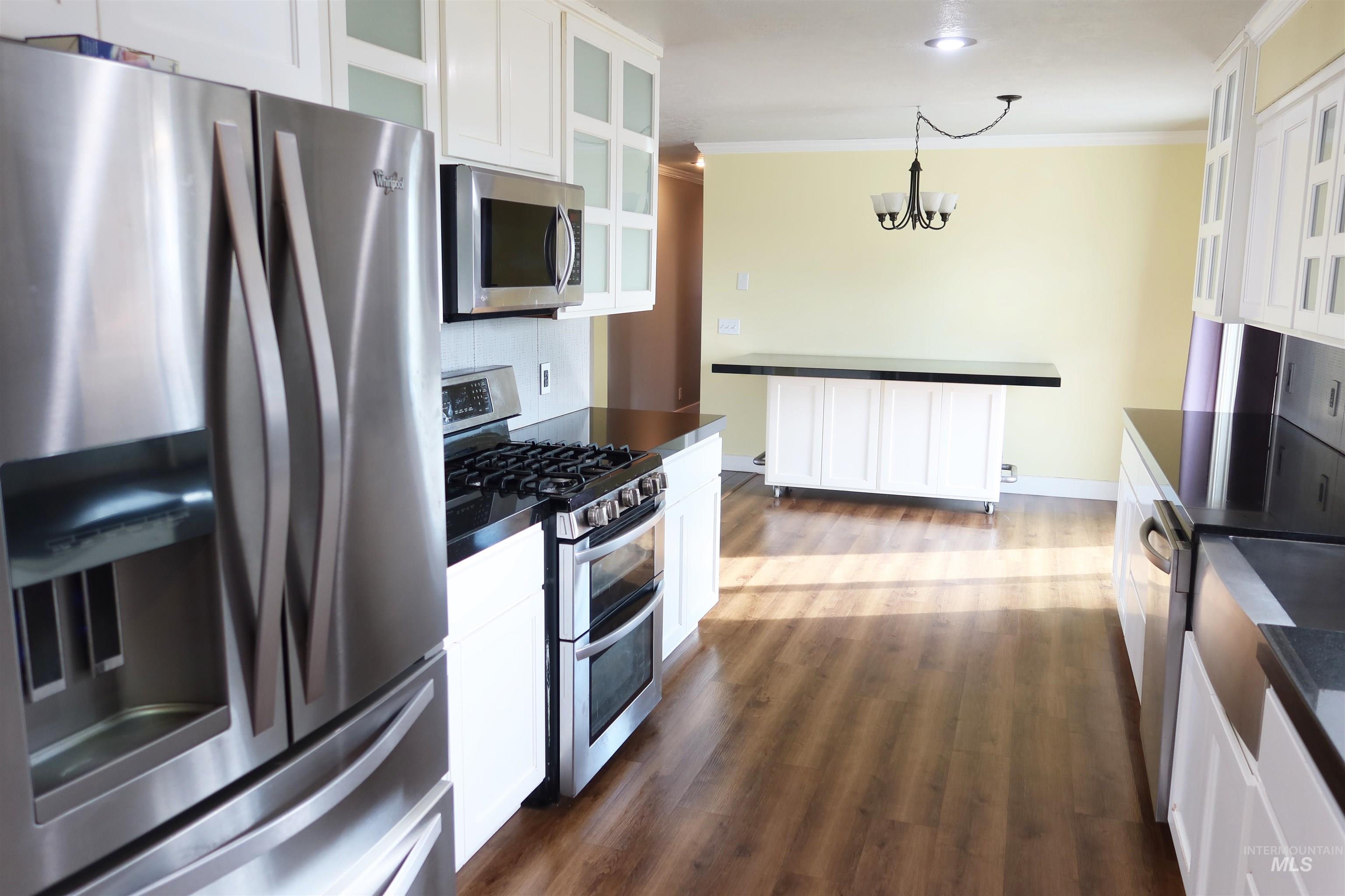 223 Hillcrest Rd, Burley, Idaho 83318, 4 Bedrooms, 2 Bathrooms, Residential For Sale, Price $599,000,MLS 98971739