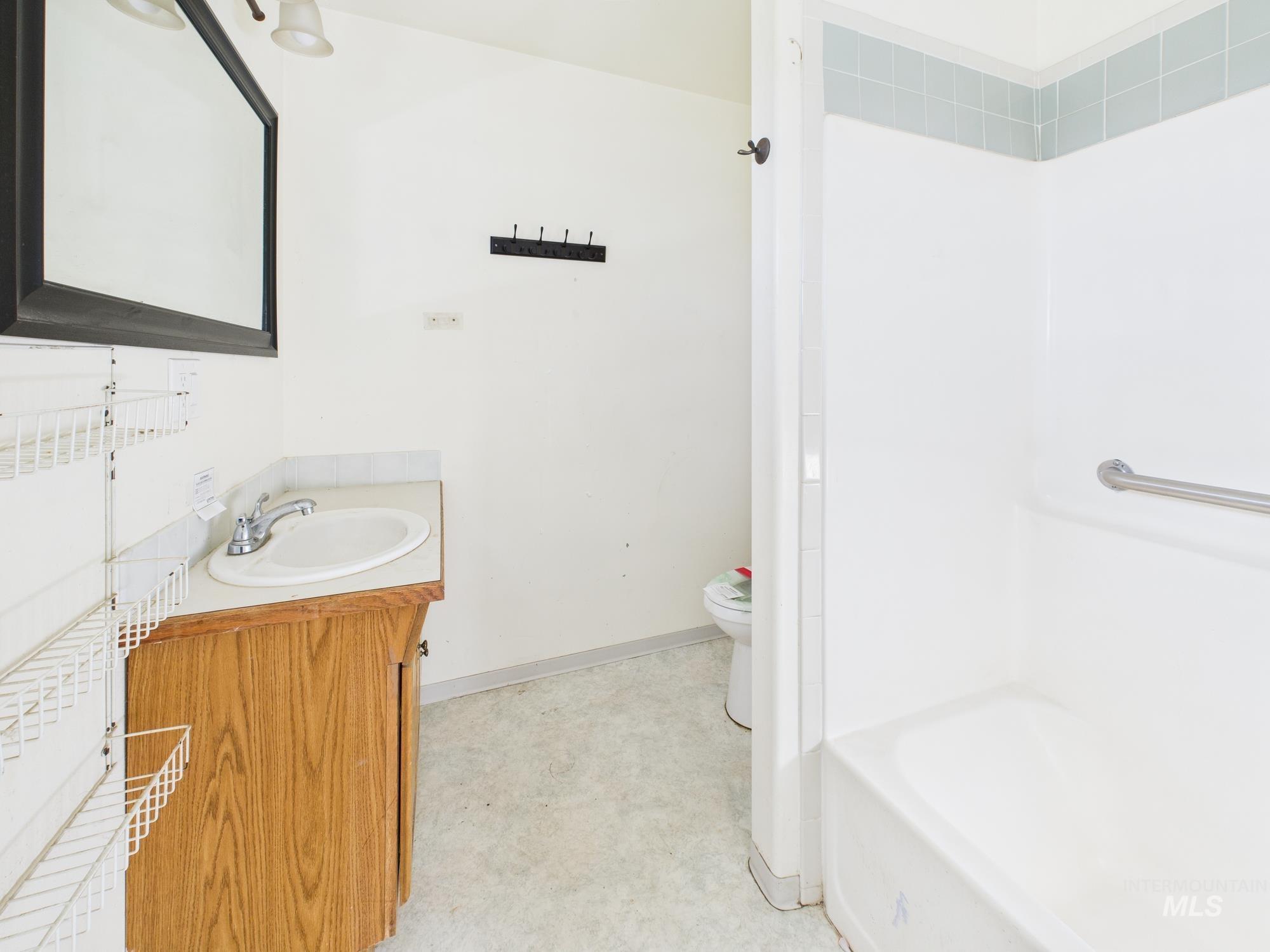 7352 Custer Rd, Fruitland, Idaho 83619, 3 Bedrooms, 2 Bathrooms, Residential For Sale, Price $424,000,MLS 98971740