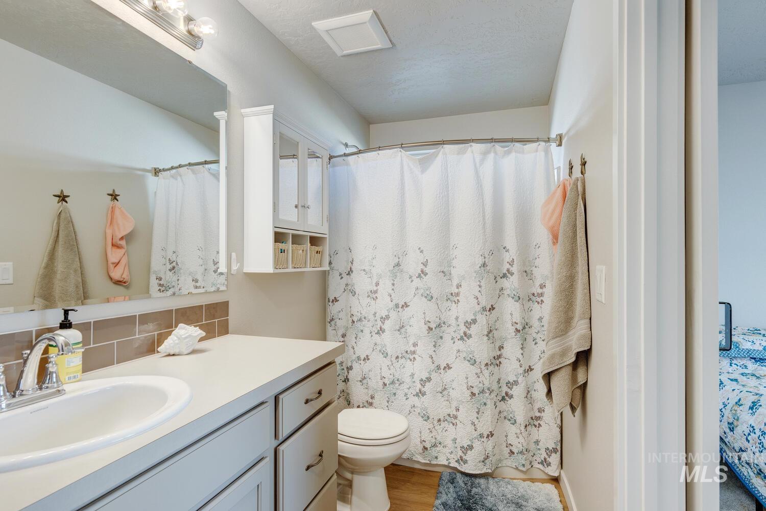 10194 Longtail Drive, Nampa, Idaho 83687, 3 Bedrooms, 2 Bathrooms, Residential For Sale, Price $400,000,MLS 98971741