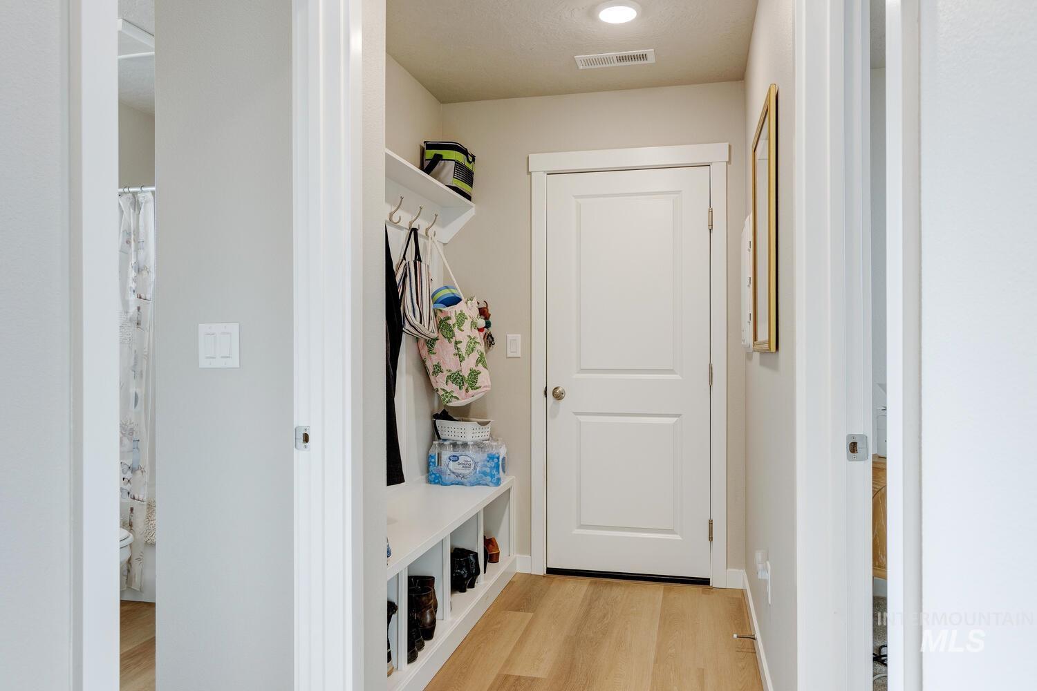 10194 Longtail Drive, Nampa, Idaho 83687, 3 Bedrooms, 2 Bathrooms, Residential For Sale, Price $400,000,MLS 98971741