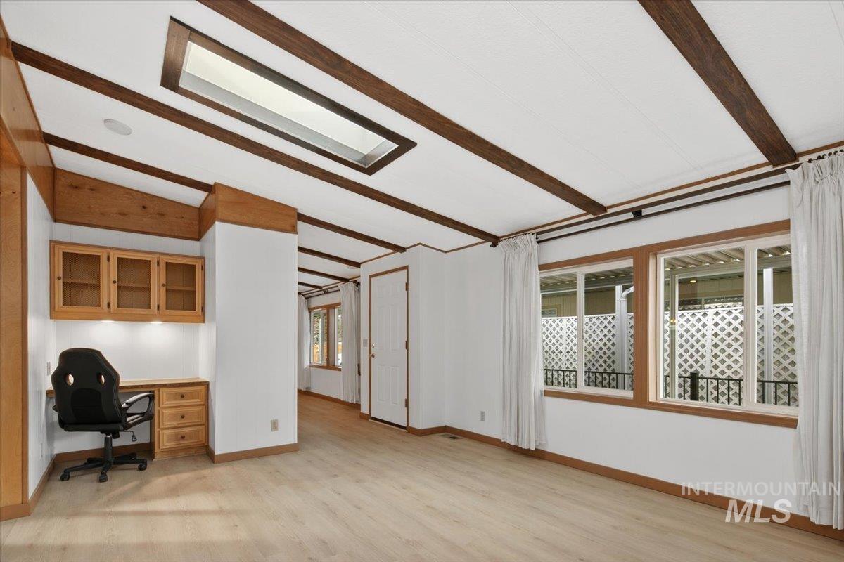 8001 N Roe, Boise, Idaho 84714, 3 Bedrooms, 2 Bathrooms, Residential For Sale, Price $182,000,MLS 98971742