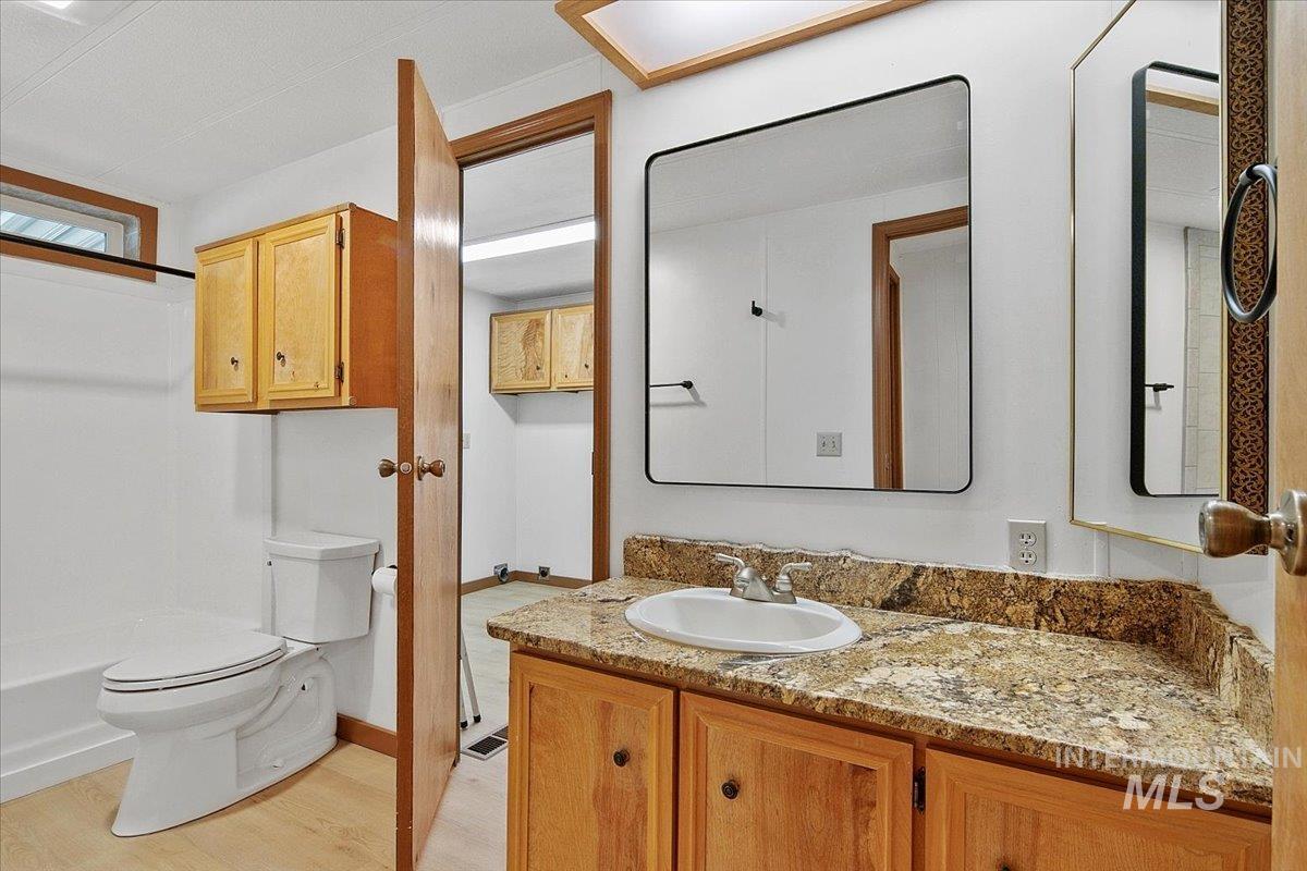 8001 N Roe, Boise, Idaho 84714, 3 Bedrooms, 2 Bathrooms, Residential For Sale, Price $182,000,MLS 98971742