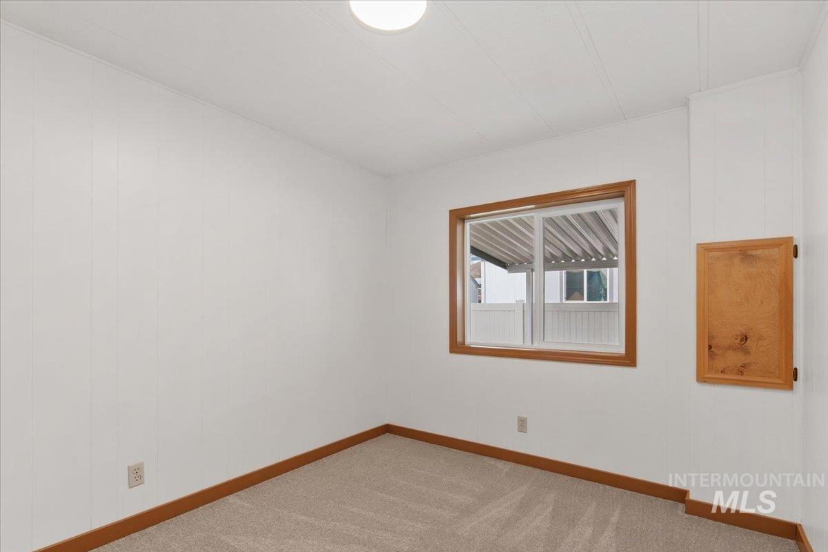 8001 N Roe, Boise, Idaho 84714, 3 Bedrooms, 2 Bathrooms, Residential For Sale, Price $182,000,MLS 98971742