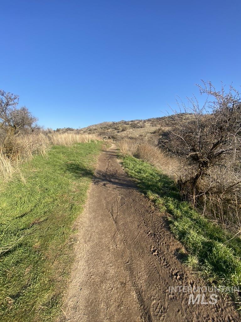 8001 N Roe, Boise, Idaho 84714, 3 Bedrooms, 2 Bathrooms, Residential For Sale, Price $182,000,MLS 98971742