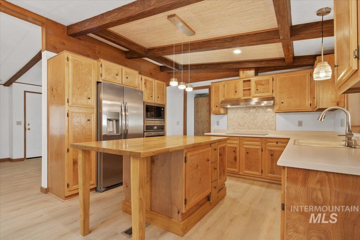 8001 N Roe, Boise, Idaho 84714, 3 Bedrooms, 2 Bathrooms, Residential For Sale, Price $182,000,MLS 98971742