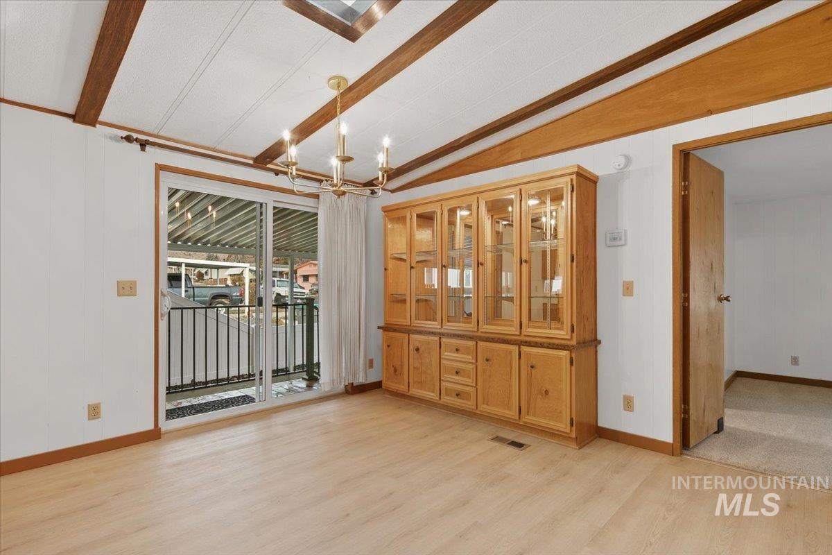 8001 N Roe, Boise, Idaho 84714, 3 Bedrooms, 2 Bathrooms, Residential For Sale, Price $182,000,MLS 98971742