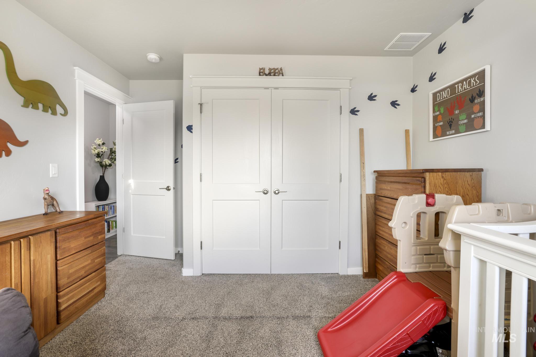 2396 Village St, Twin Falls, Idaho 83301, 3 Bedrooms, 2 Bathrooms, Residential For Sale, Price $440,000,MLS 98971743