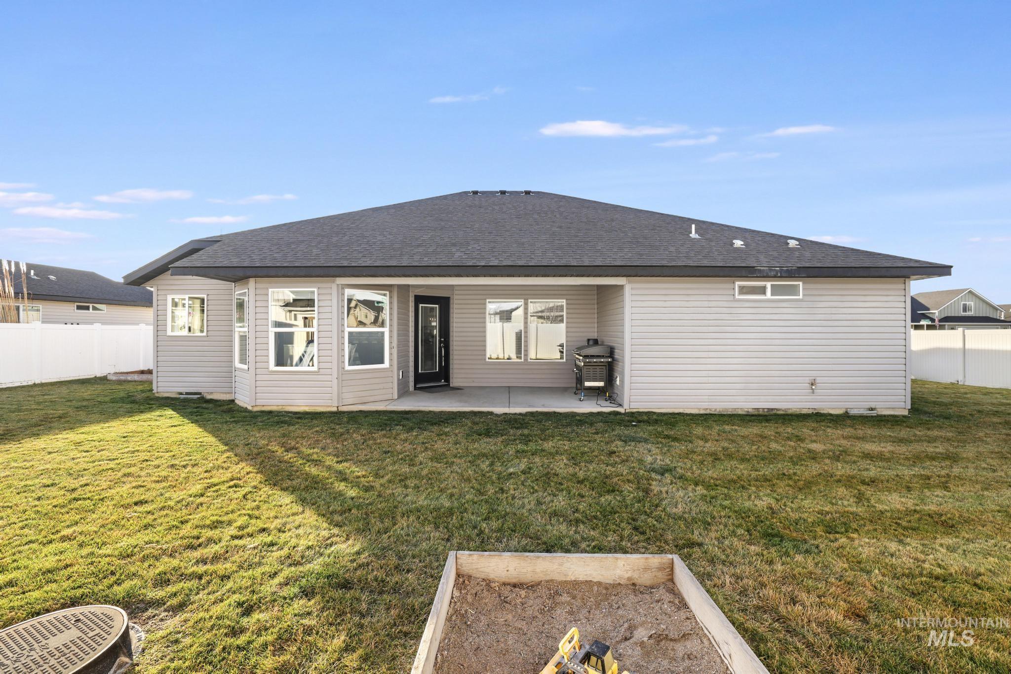 2396 Village St, Twin Falls, Idaho 83301, 3 Bedrooms, 2 Bathrooms, Residential For Sale, Price $440,000,MLS 98971743