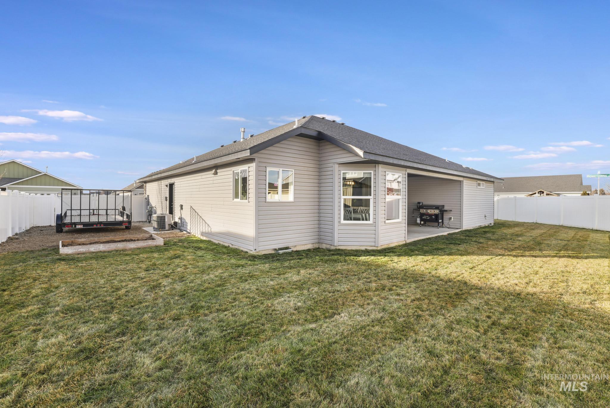 2396 Village St, Twin Falls, Idaho 83301, 3 Bedrooms, 2 Bathrooms, Residential For Sale, Price $440,000,MLS 98971743