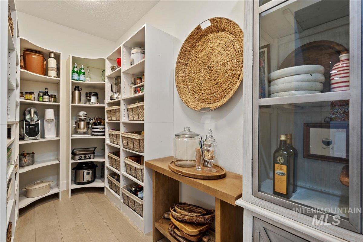 3811 W Miners Farm Ct., Boise, Idaho 83714, 4 Bedrooms, 3.5 Bathrooms, Residential For Sale, Price $1,729,000, 98971744