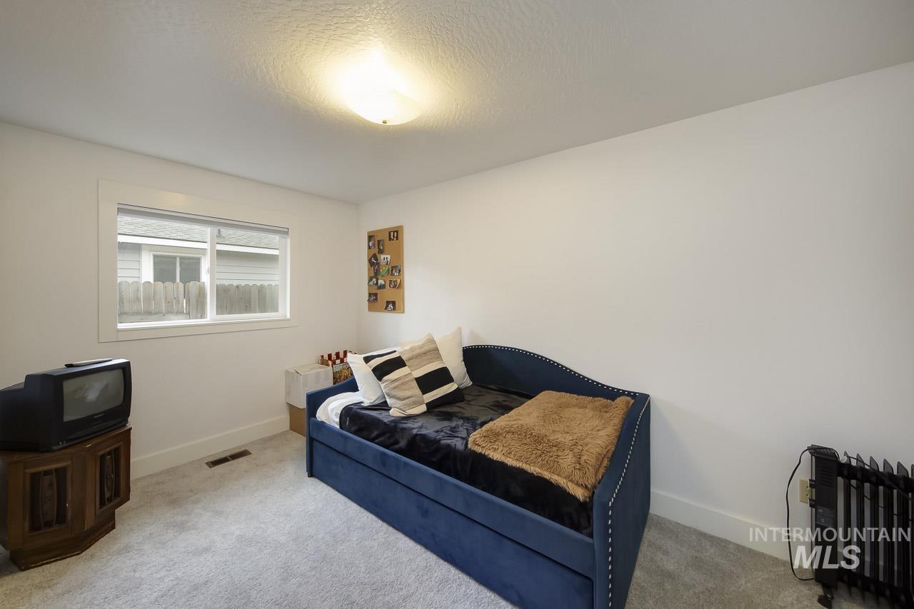 1338 W Sandalwood Dr, Meridian, Idaho 83646, 2 Bedrooms, 1 Bathroom, Residential For Sale, Price $339,900,MLS 98971746