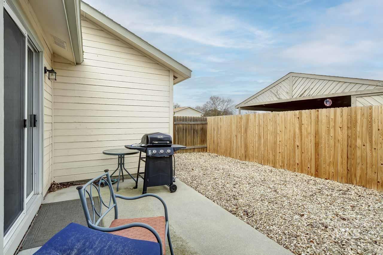 1338 W Sandalwood Dr, Meridian, Idaho 83646, 2 Bedrooms, 1 Bathroom, Residential For Sale, Price $339,900,MLS 98971746