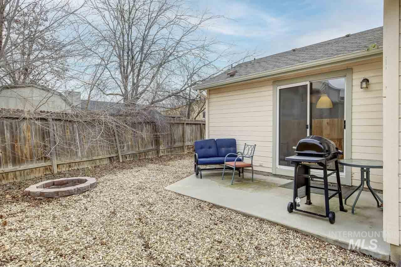 1338 W Sandalwood Dr, Meridian, Idaho 83646, 2 Bedrooms, 1 Bathroom, Residential For Sale, Price $339,900,MLS 98971746