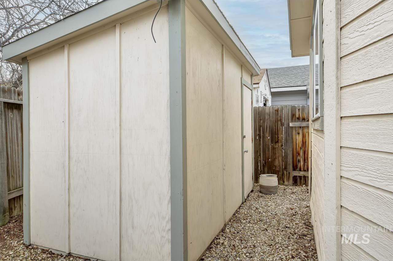 1338 W Sandalwood Dr, Meridian, Idaho 83646, 2 Bedrooms, 1 Bathroom, Residential For Sale, Price $339,900,MLS 98971746