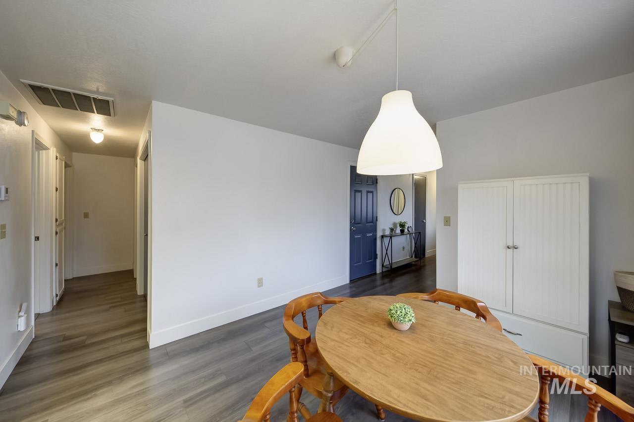 1338 W Sandalwood Dr, Meridian, Idaho 83646, 2 Bedrooms, 1 Bathroom, Residential For Sale, Price $339,900,MLS 98971746