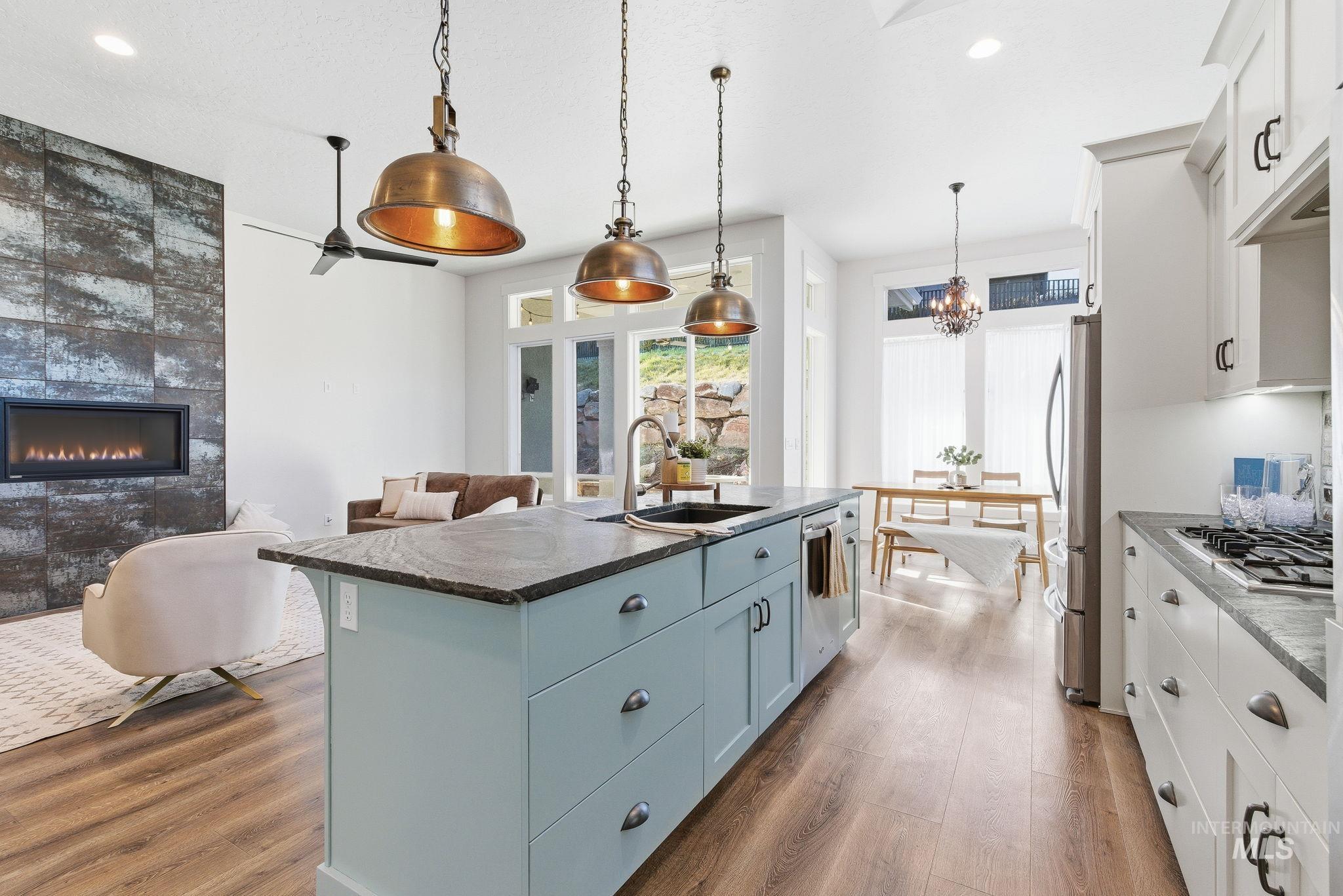 1013 Radiant Ridge, Meridian, Idaho 83642, 3 Bedrooms, 2 Bathrooms, Residential For Sale, Price $615,000,MLS 98971747