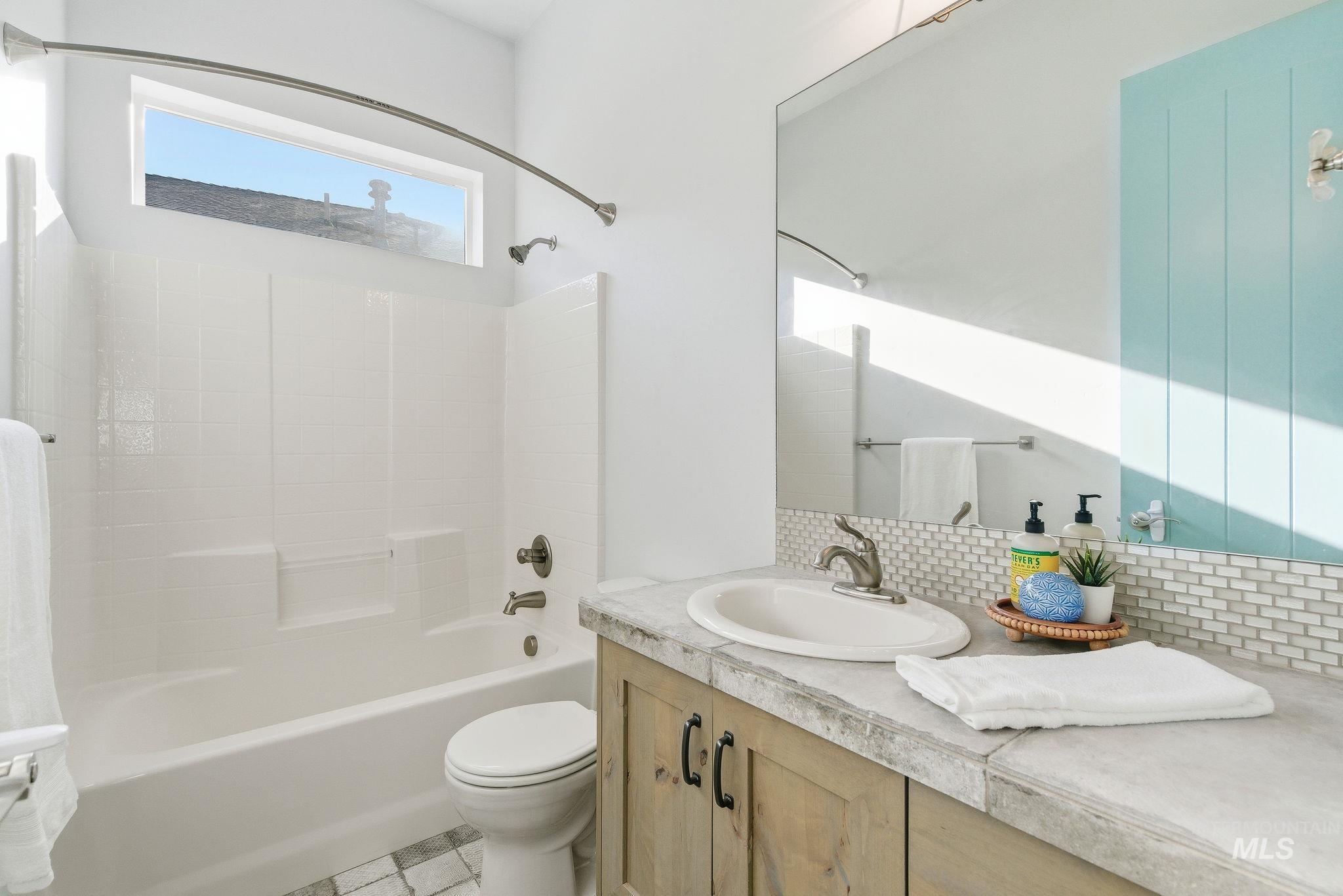 1013 Radiant Ridge, Meridian, Idaho 83642, 3 Bedrooms, 2 Bathrooms, Residential For Sale, Price $615,000,MLS 98971747