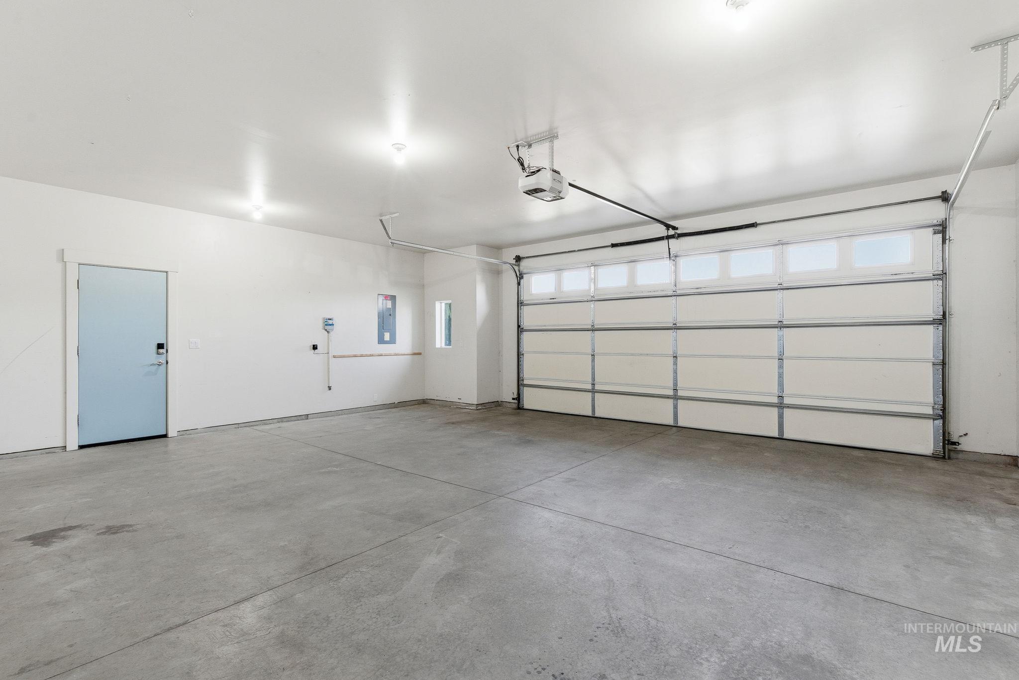 1013 Radiant Ridge, Meridian, Idaho 83642, 3 Bedrooms, 2 Bathrooms, Residential For Sale, Price $615,000,MLS 98971747