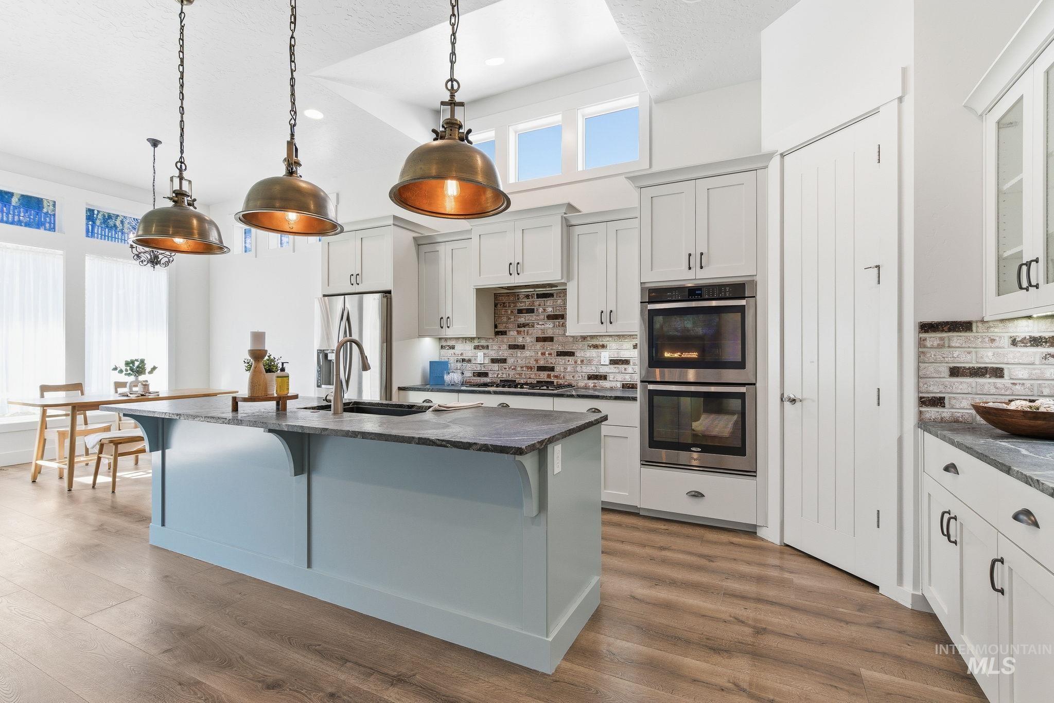 1013 Radiant Ridge, Meridian, Idaho 83642, 3 Bedrooms, 2 Bathrooms, Residential For Sale, Price $615,000,MLS 98971747