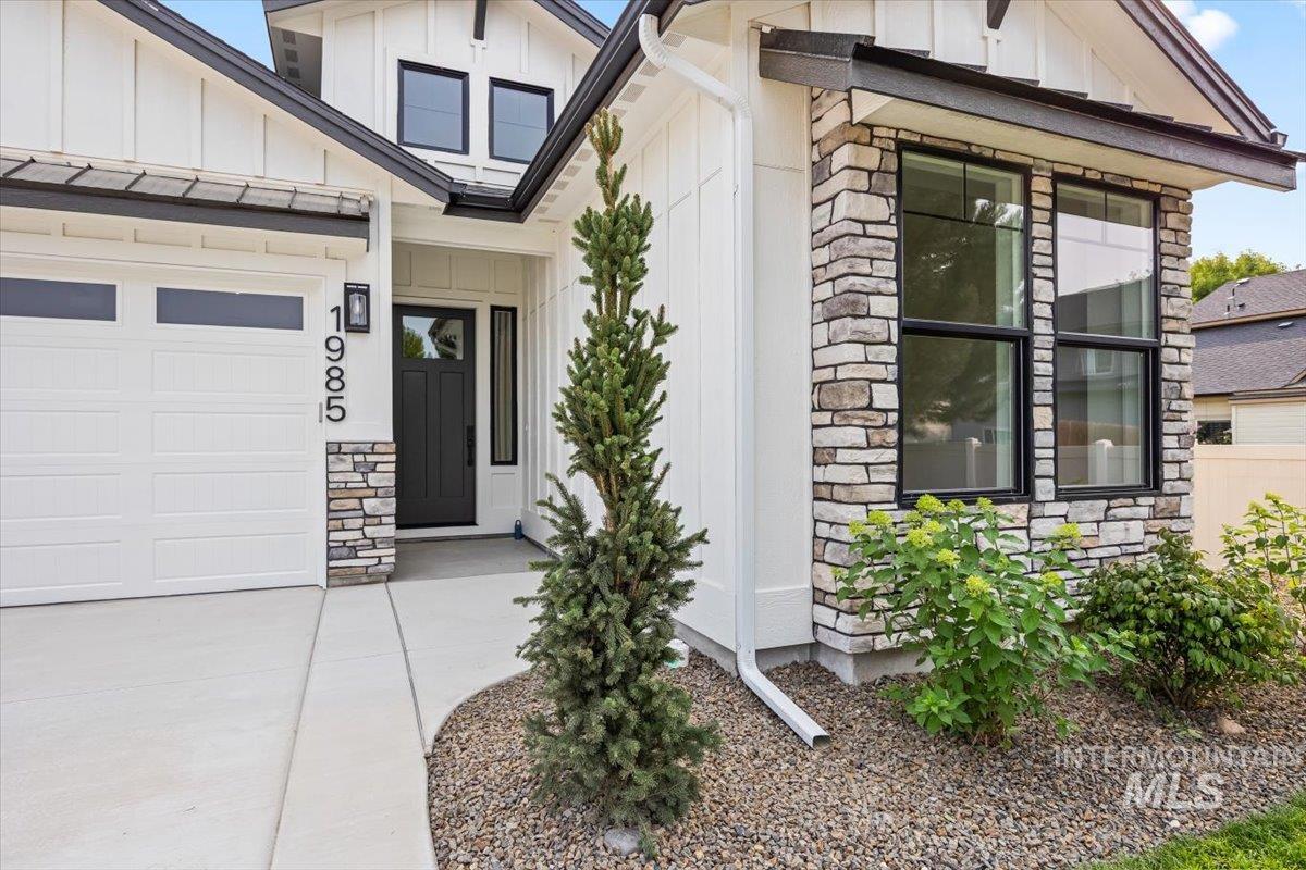 1985 W Pond Stone, Meridian, Idaho 83646, 4 Bedrooms, 3 Bathrooms, Residential For Sale, Price $749,800,MLS 98971749