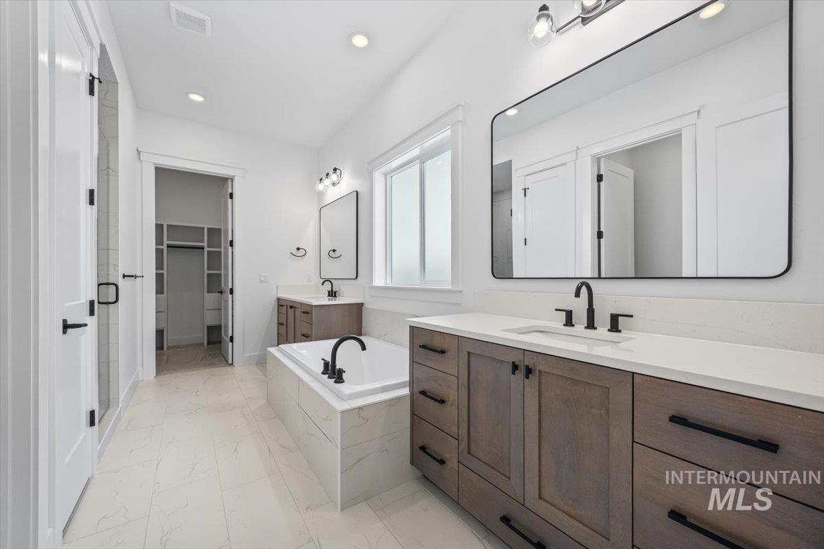 1985 W Pond Stone, Meridian, Idaho 83646, 4 Bedrooms, 3 Bathrooms, Residential For Sale, Price $749,800,MLS 98971749