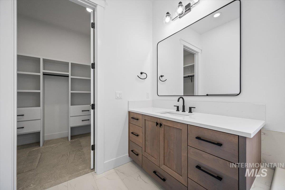 1985 W Pond Stone, Meridian, Idaho 83646, 4 Bedrooms, 3 Bathrooms, Residential For Sale, Price $749,800,MLS 98971749