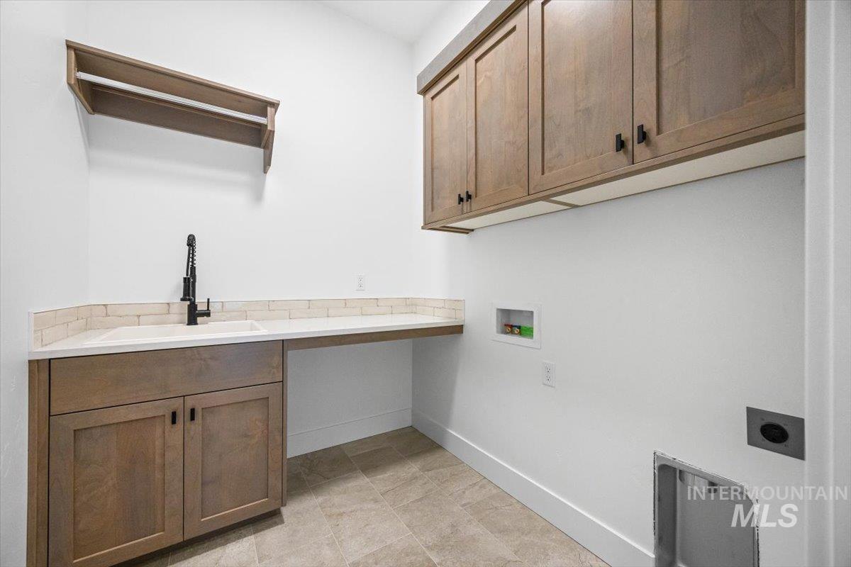 1985 W Pond Stone, Meridian, Idaho 83646, 4 Bedrooms, 3 Bathrooms, Residential For Sale, Price $749,800,MLS 98971749