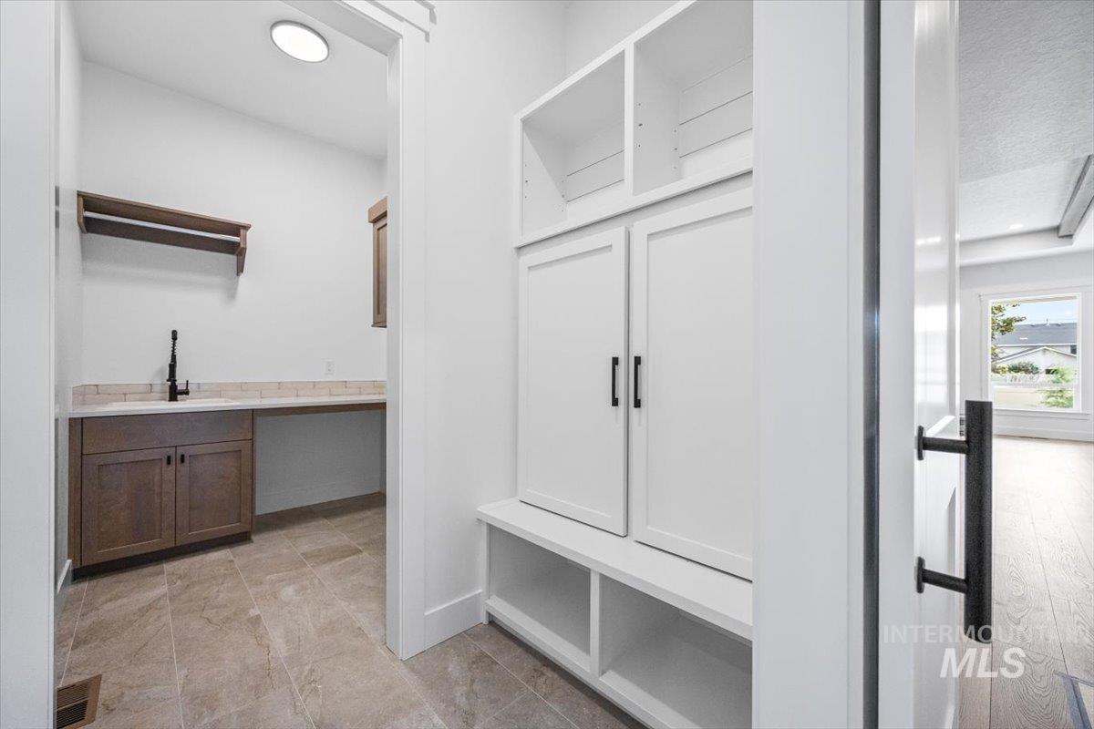 1985 W Pond Stone, Meridian, Idaho 83646, 4 Bedrooms, 3 Bathrooms, Residential For Sale, Price $749,800,MLS 98971749