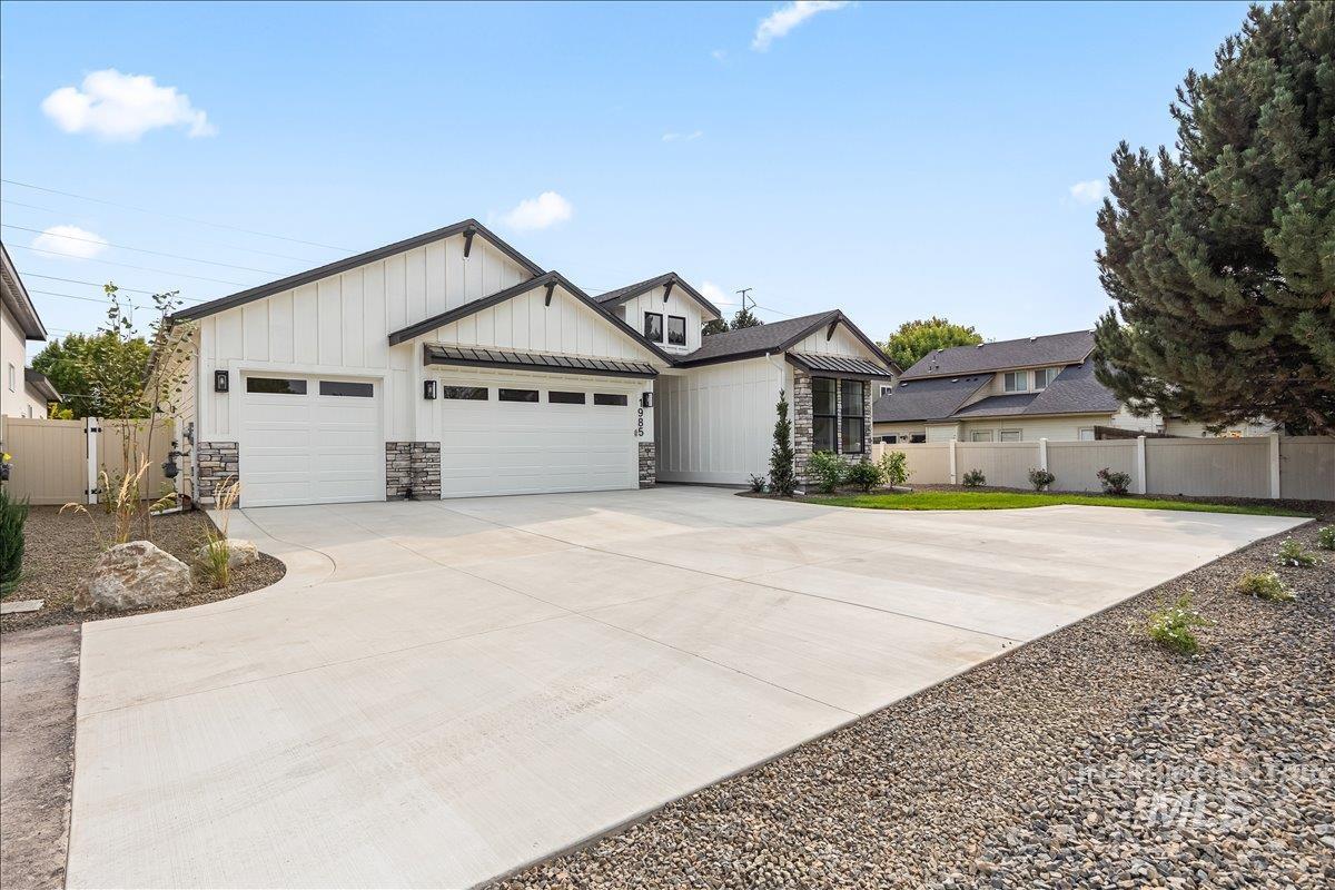1985 W Pond Stone, Meridian, Idaho 83646, 4 Bedrooms, 3 Bathrooms, Residential For Sale, Price $749,800,MLS 98971749