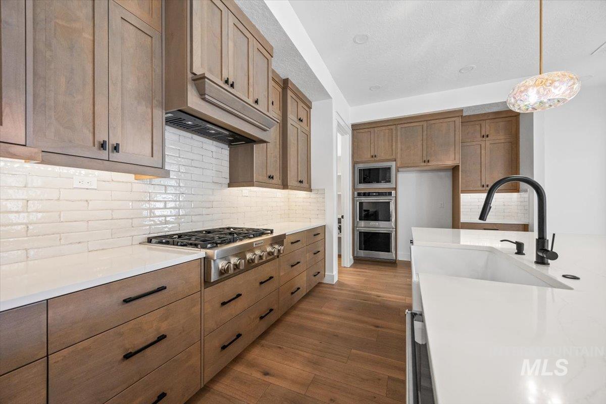 1985 W Pond Stone, Meridian, Idaho 83646, 4 Bedrooms, 3 Bathrooms, Residential For Sale, Price $749,800,MLS 98971749