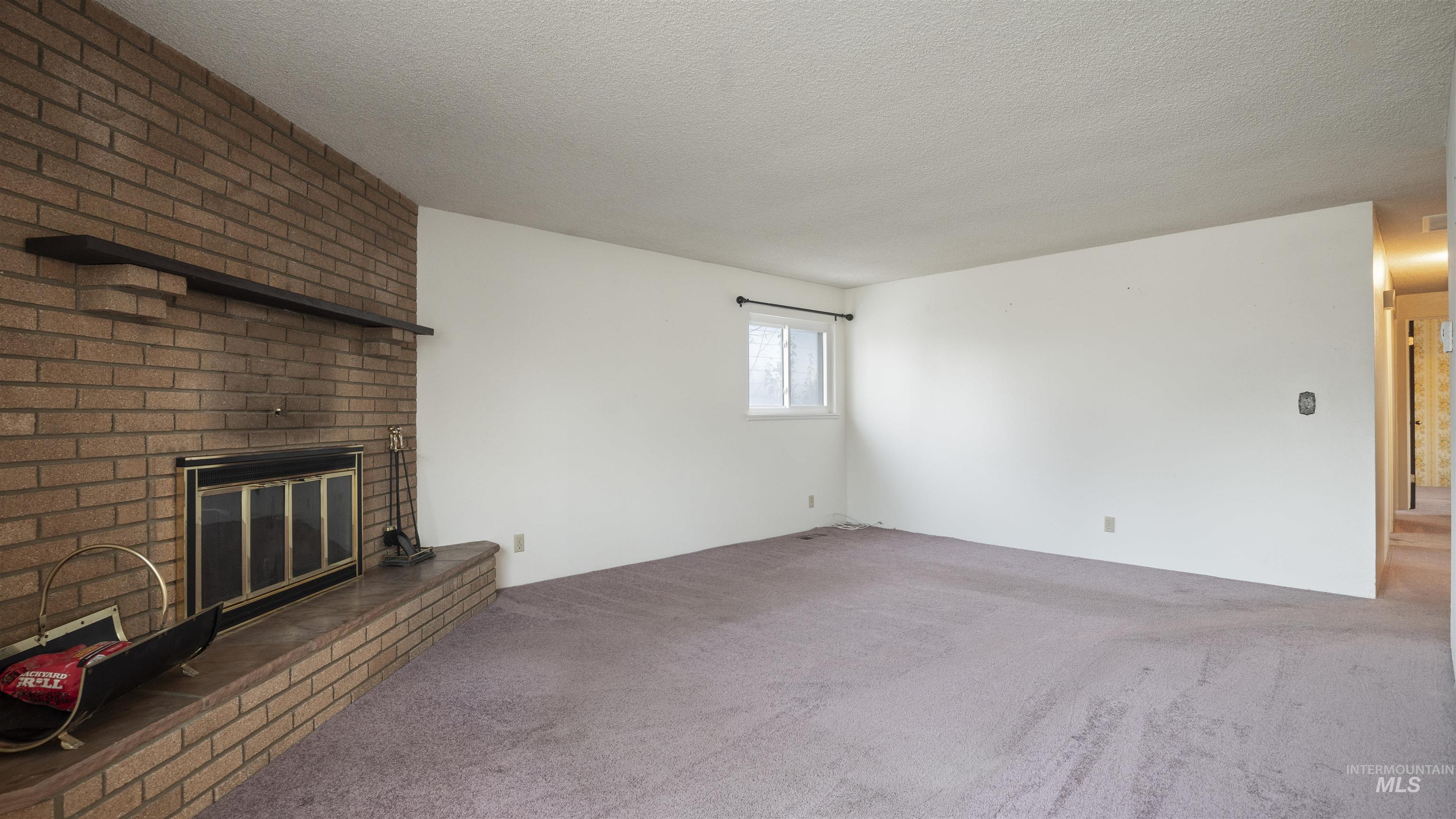 945 N 11th East, Mountain Home, Idaho 83647, 3 Bedrooms, 1.5 Bathrooms, Residential For Sale, Price $249,900,MLS 98971750