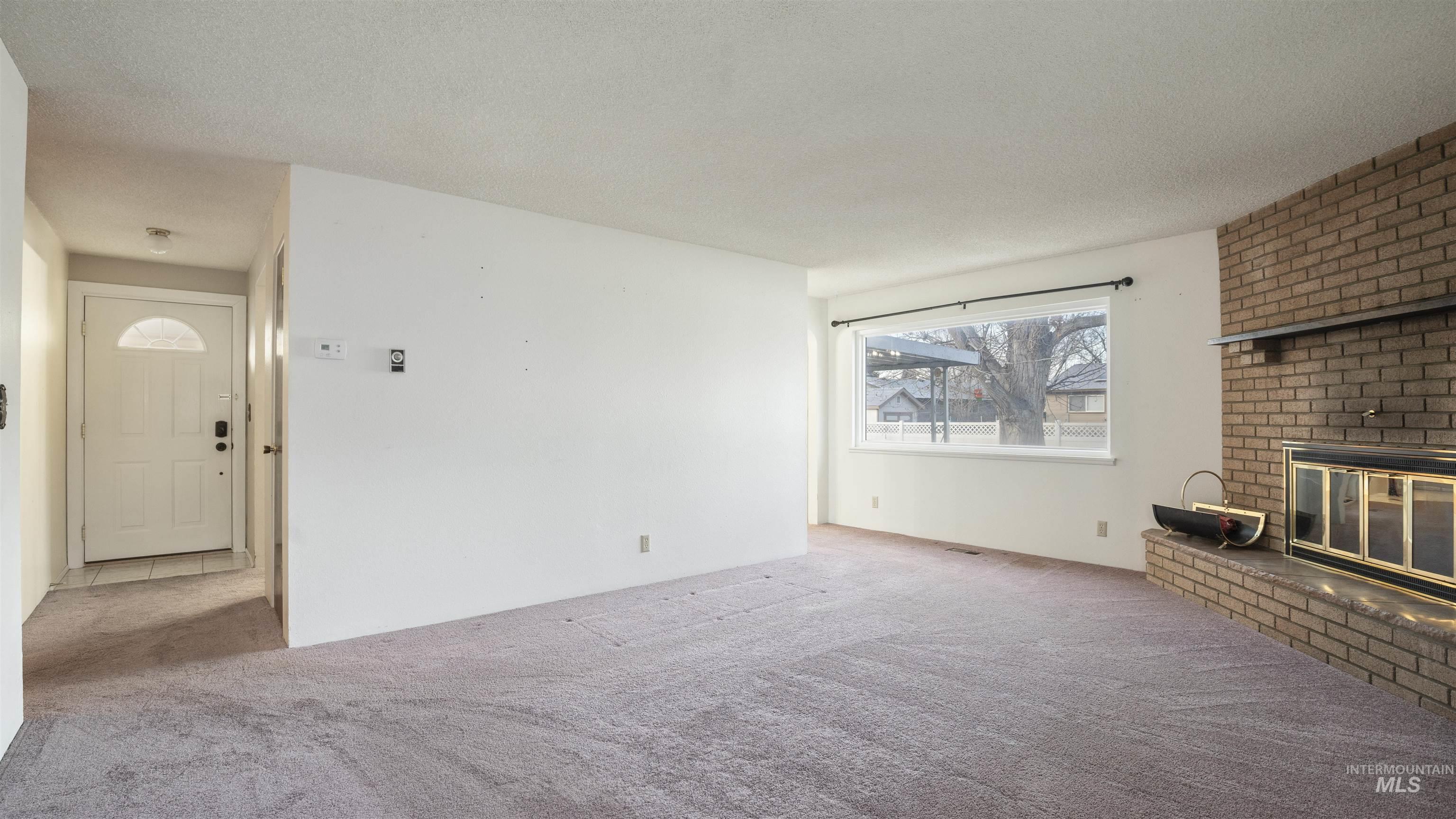 945 N 11th East, Mountain Home, Idaho 83647, 3 Bedrooms, 1.5 Bathrooms, Residential For Sale, Price $249,900,MLS 98971750