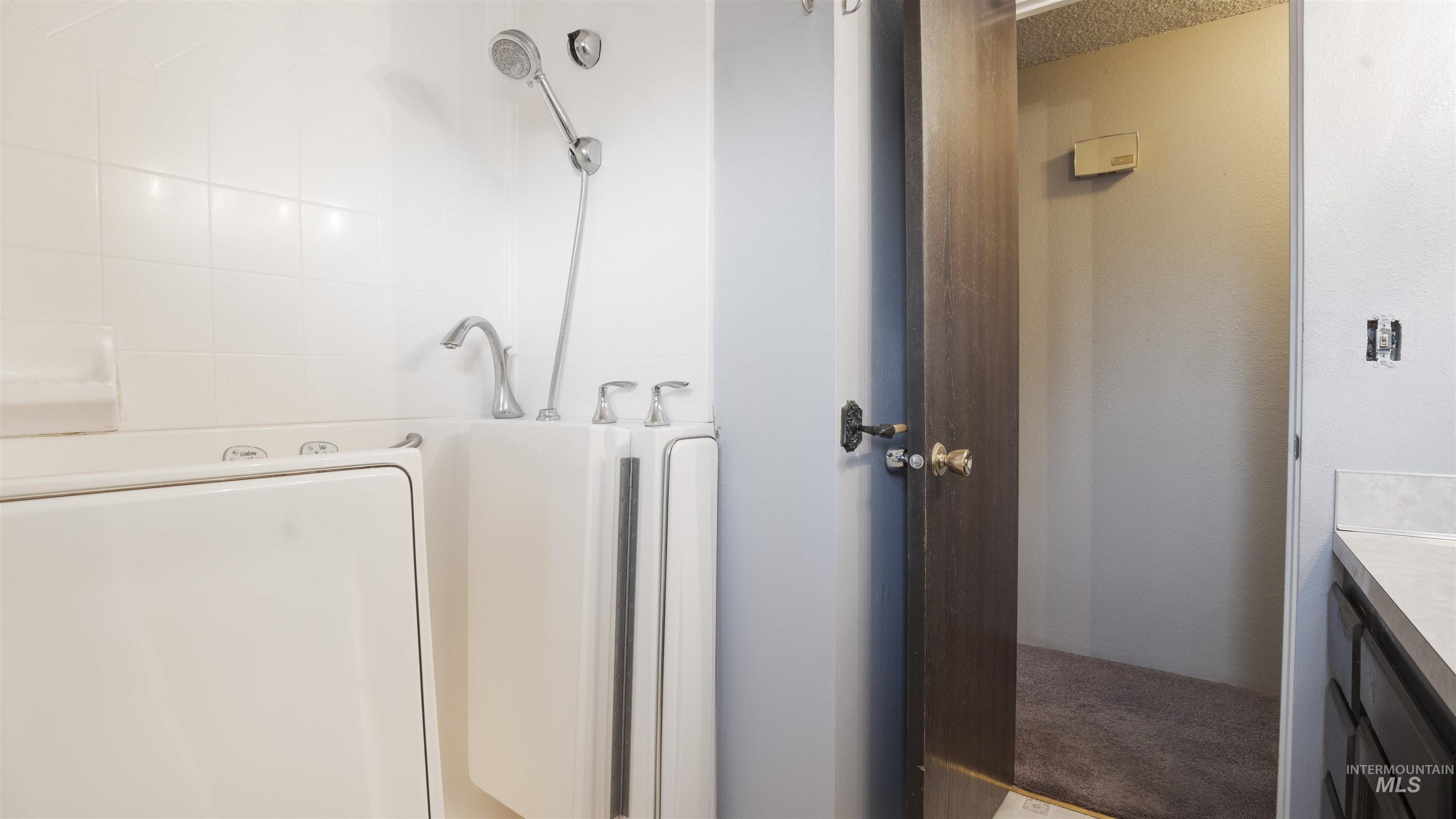 945 N 11th East, Mountain Home, Idaho 83647, 3 Bedrooms, 1.5 Bathrooms, Residential For Sale, Price $249,900,MLS 98971750