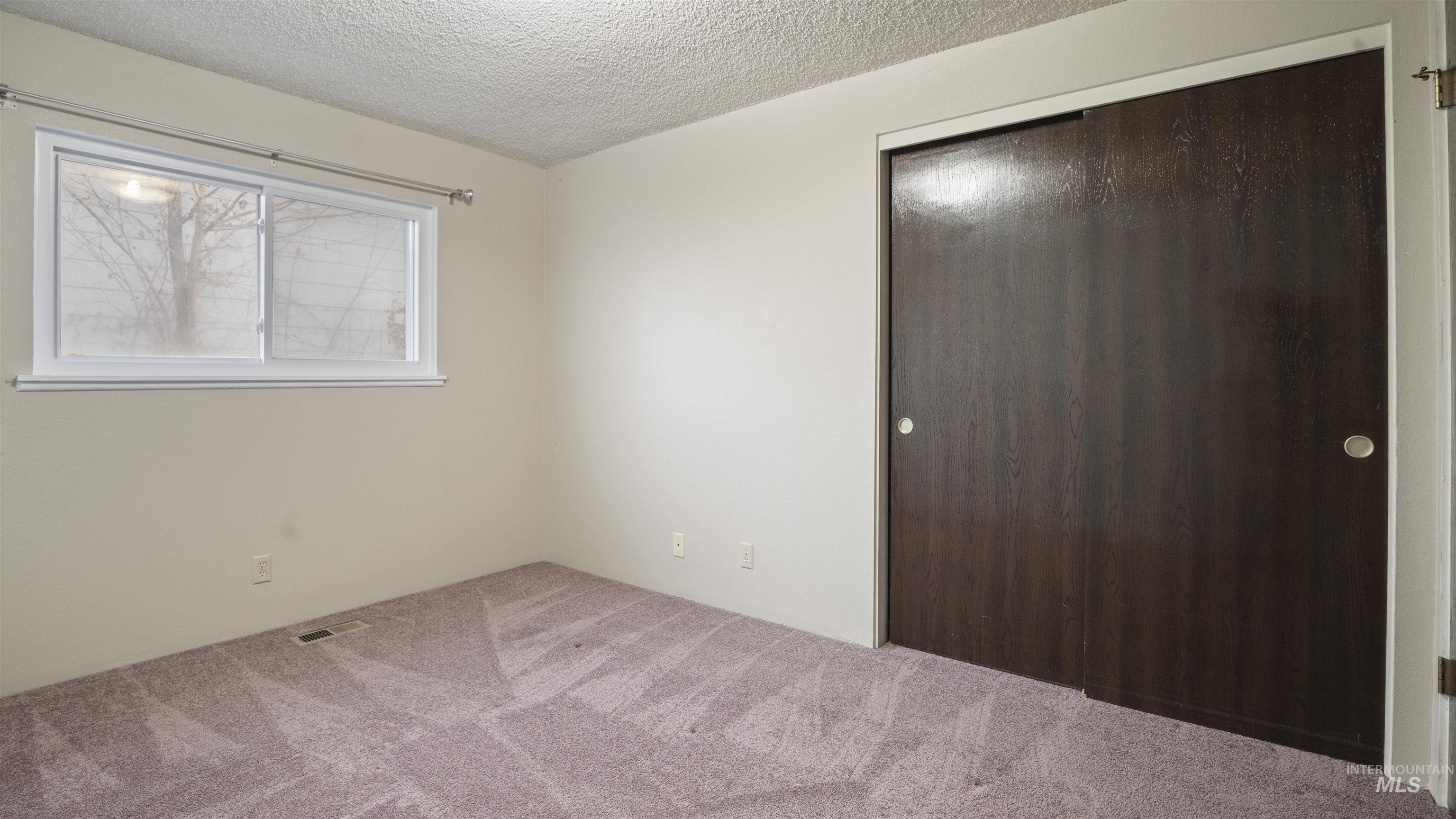 945 N 11th East, Mountain Home, Idaho 83647, 3 Bedrooms, 1.5 Bathrooms, Residential For Sale, Price $249,900,MLS 98971750